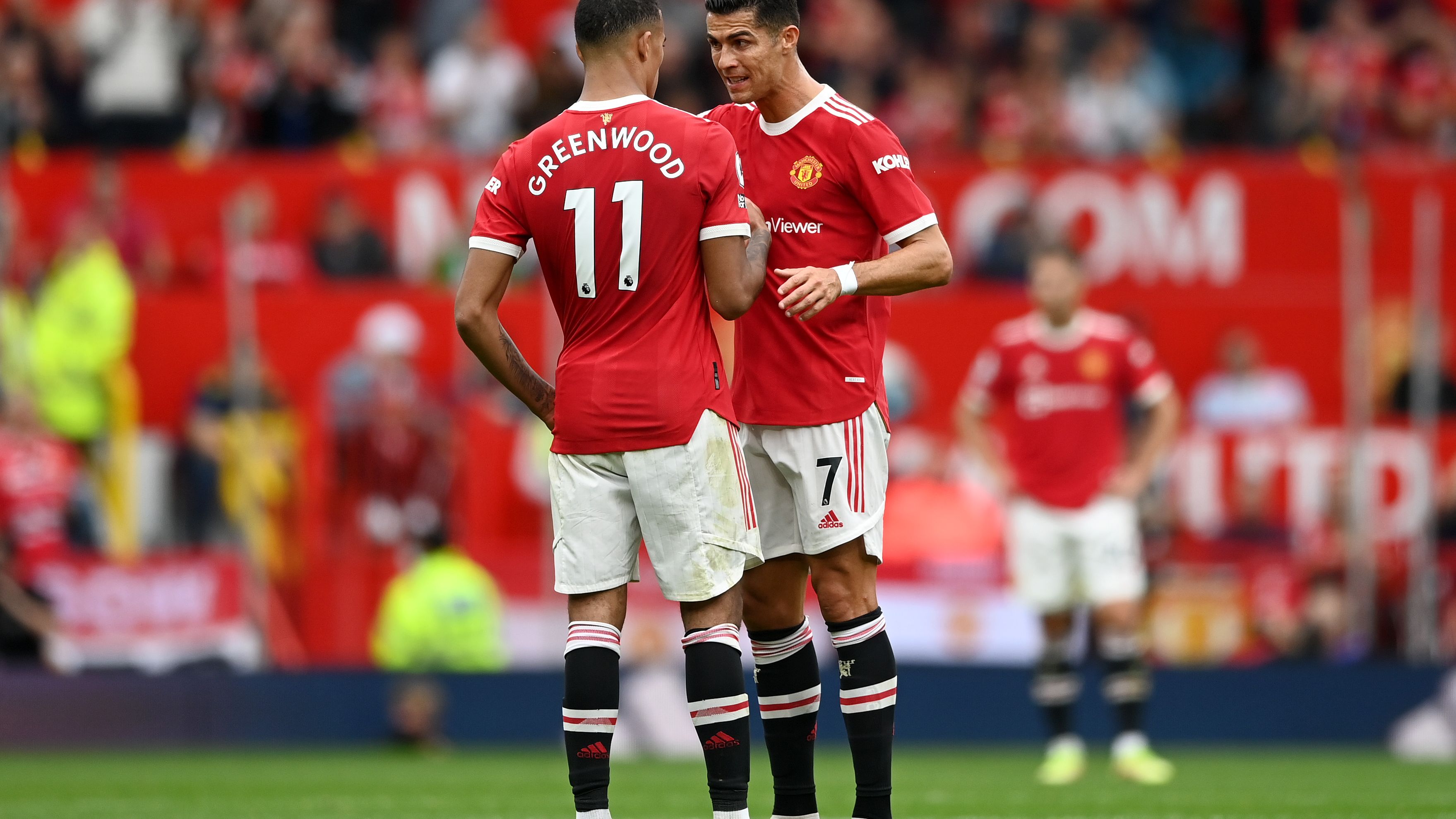 Manchester United v Aston Villa - Premier League