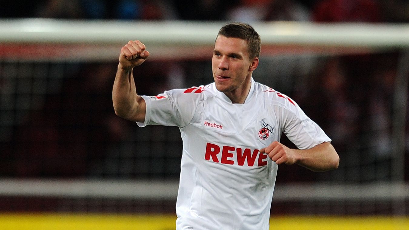 Cologne's striker Lukas Podolski celebra
