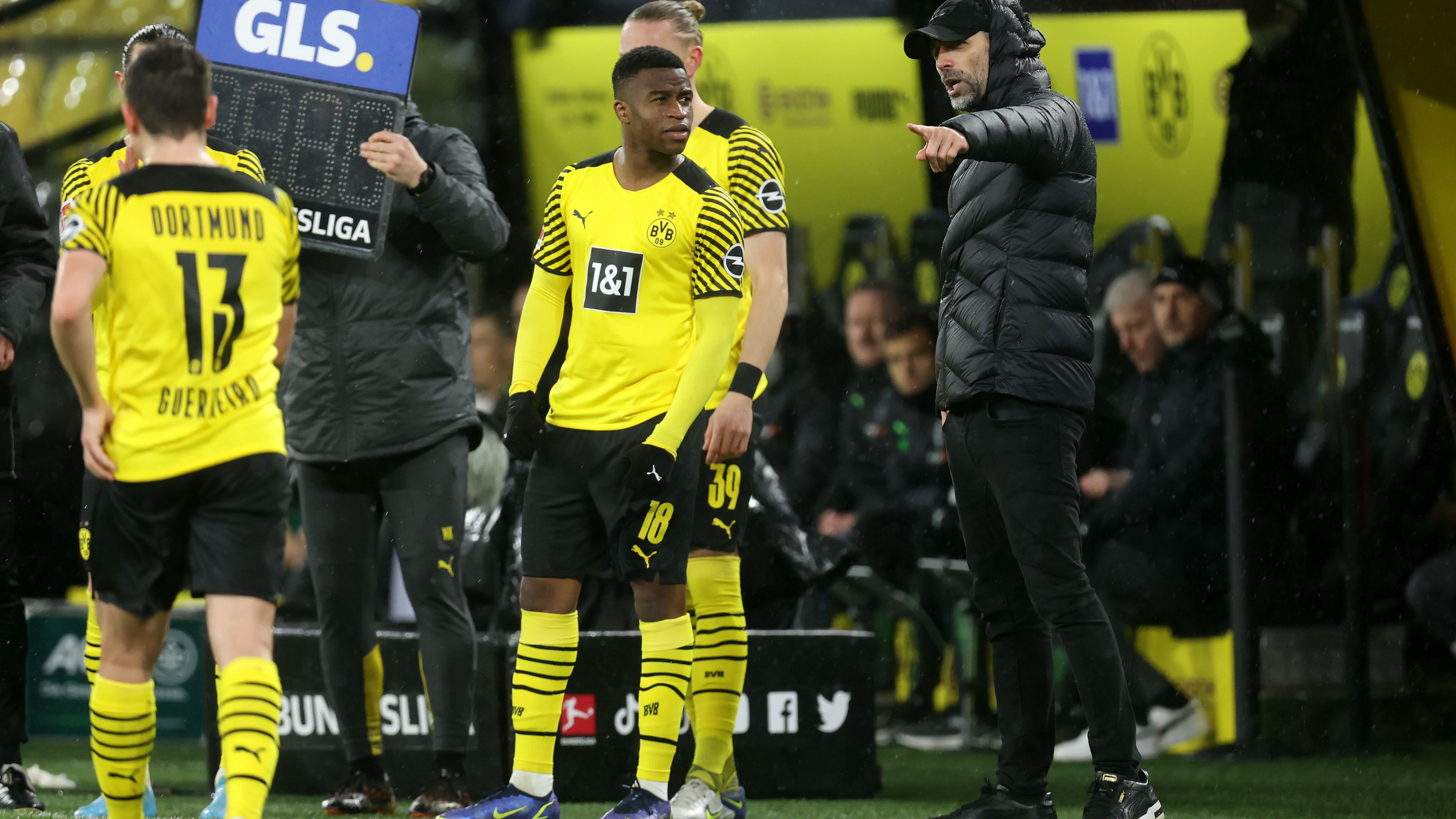 Borussia Dortmund v Borussia Mönchengladbach - Bundesliga