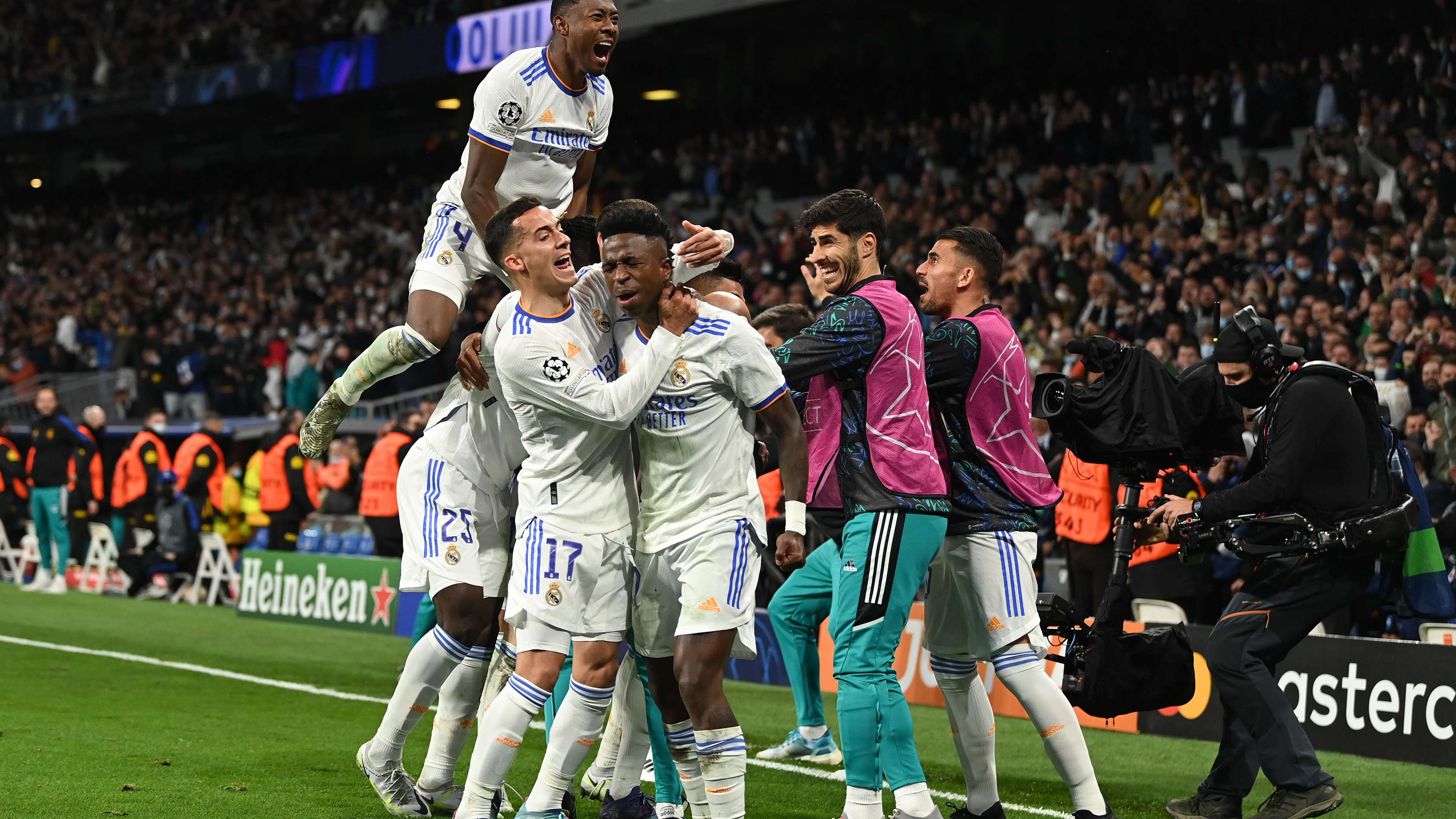 Real Madrid v Chelsea FC Quarter Final Leg Two - UEFA Champions League