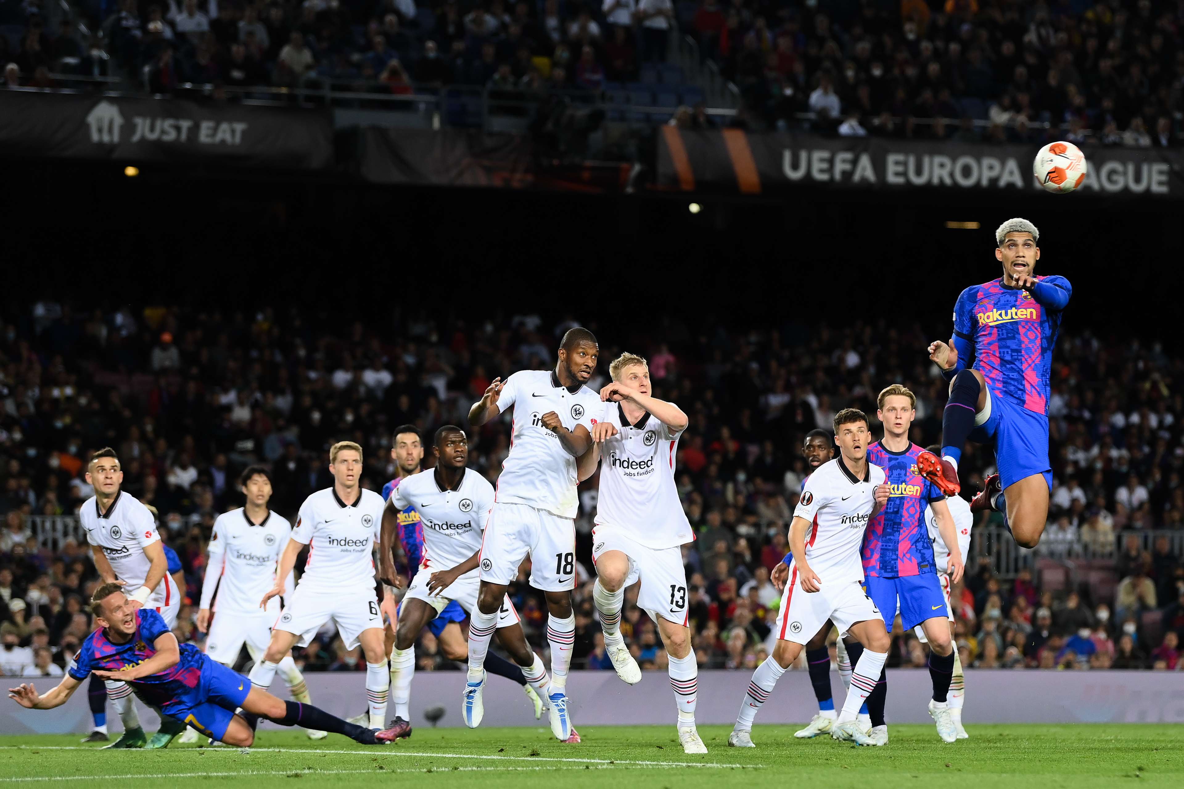 FC Barcelona v Eintracht Frankfurt: Quarter Final Leg Two - UEFA Europa League