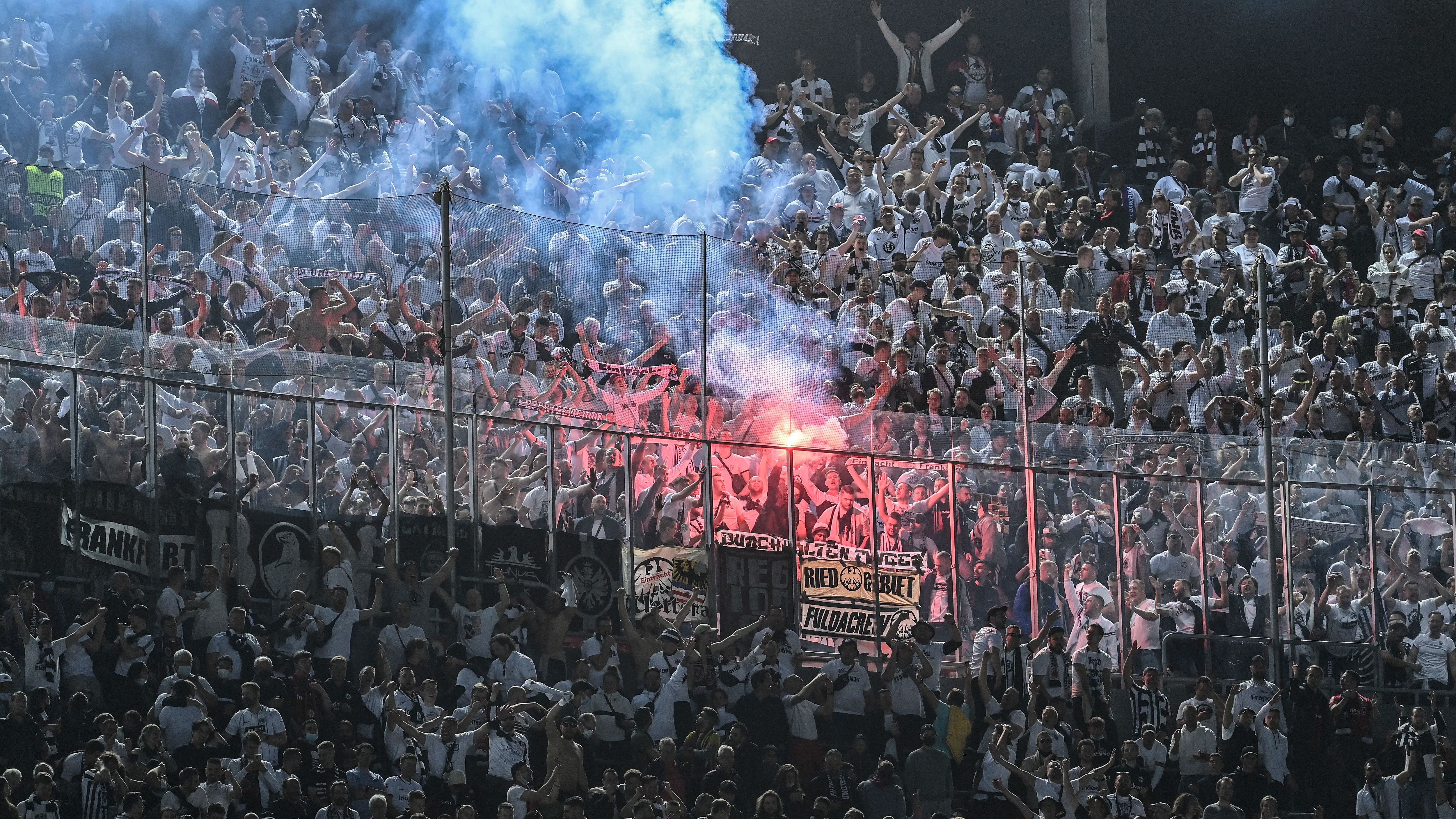 FC Barcelona v Eintracht Frankfurt: Quarter Final Leg Two - UEFA Europa League
