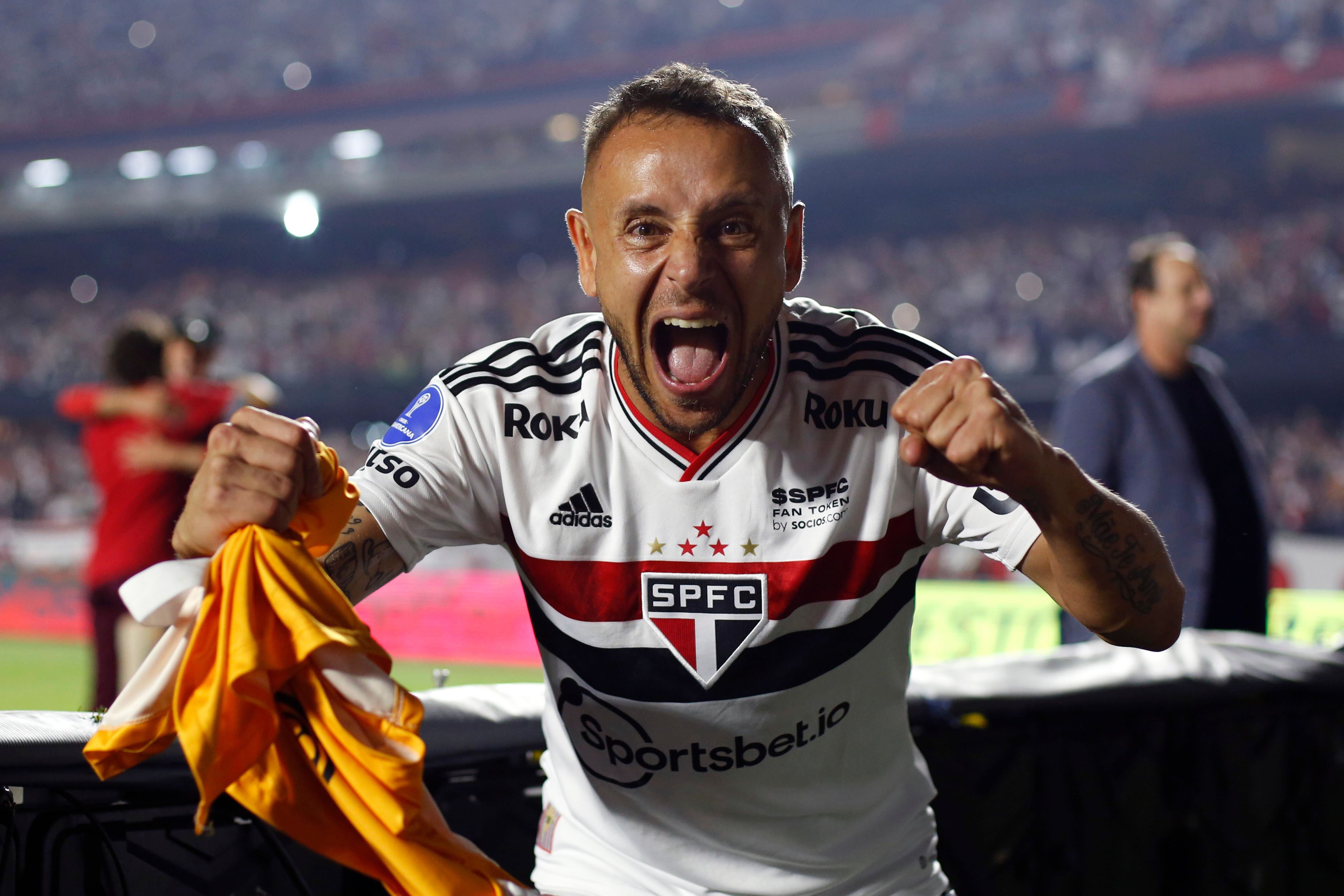 Sao Paulo v Atletico Goianiense - Copa CONMEBOL Sudamericana 2022: Semifinals