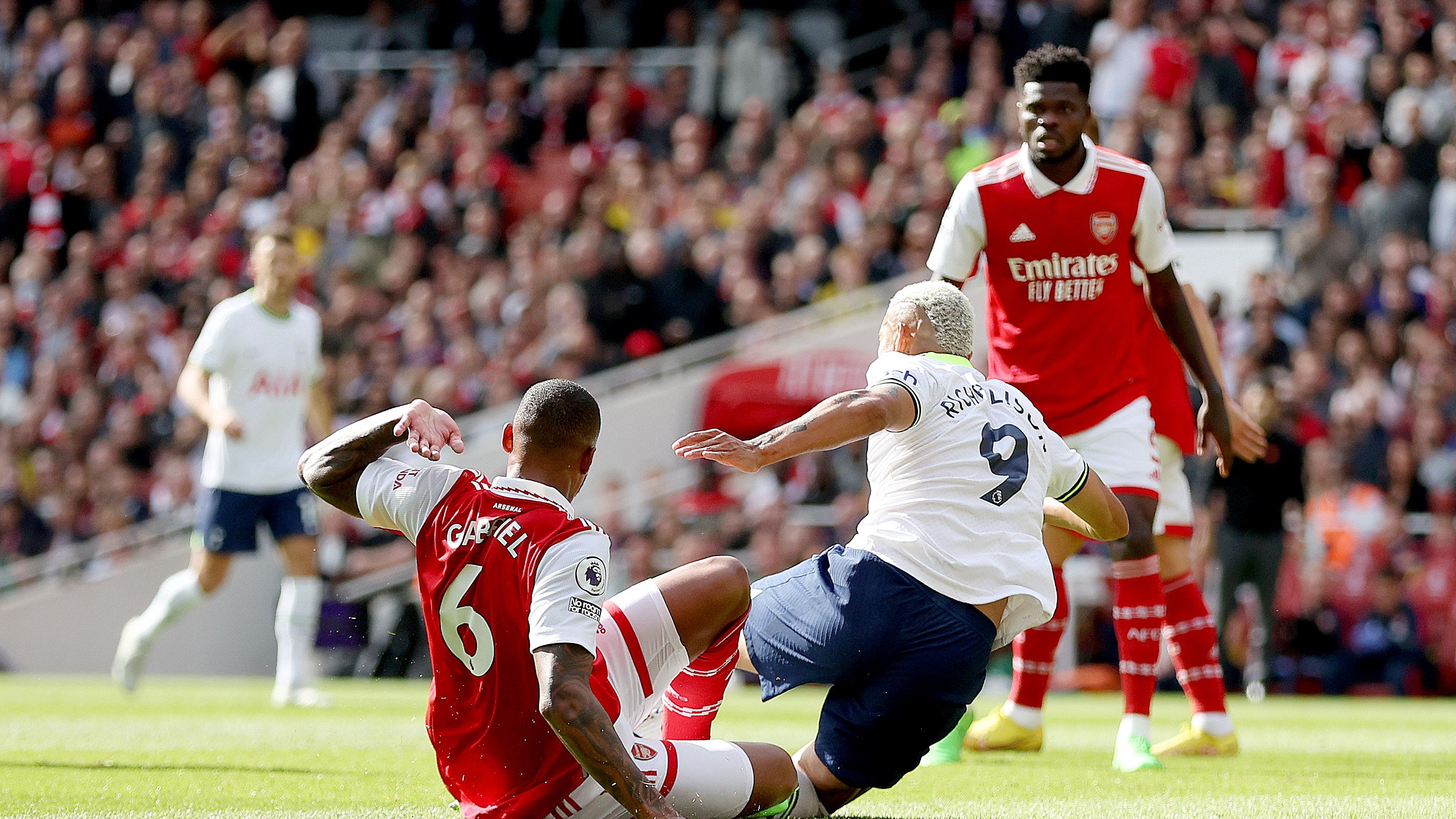 Arsenal FC v Tottenham Hotspur - Premier League
