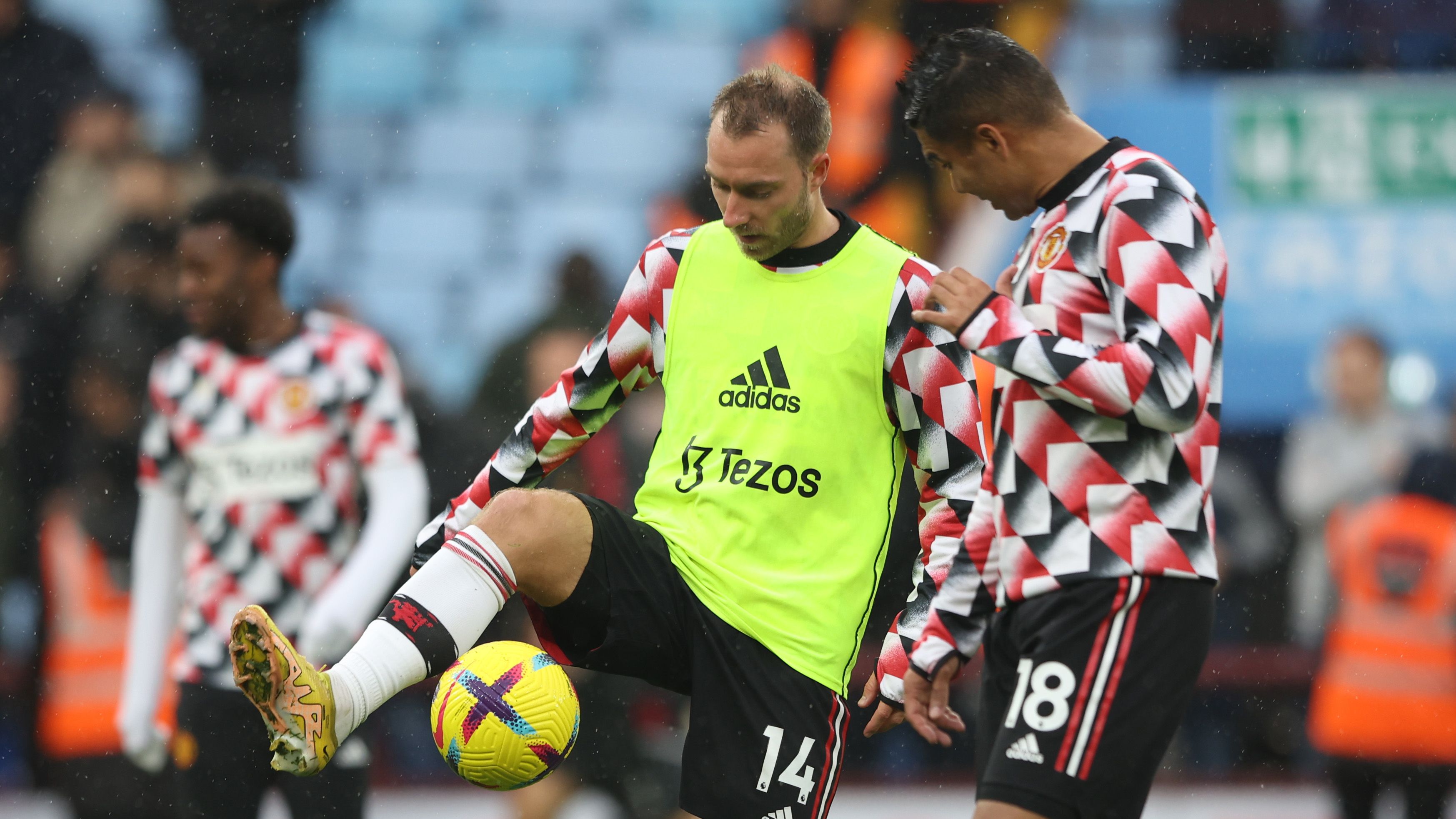 Aston Villa v Manchester United - Premier League