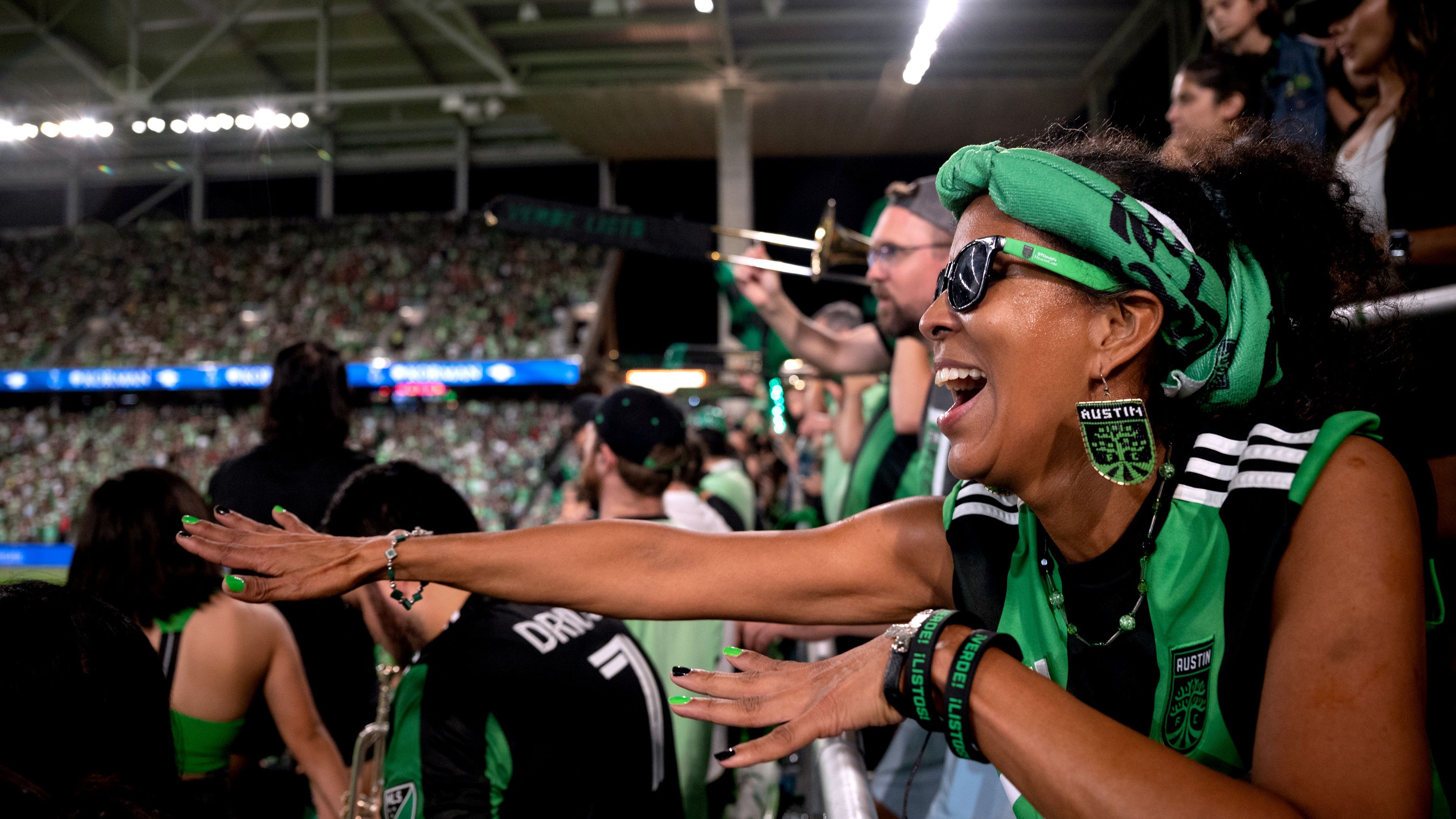 The Cheers To All Fans Photo Collection