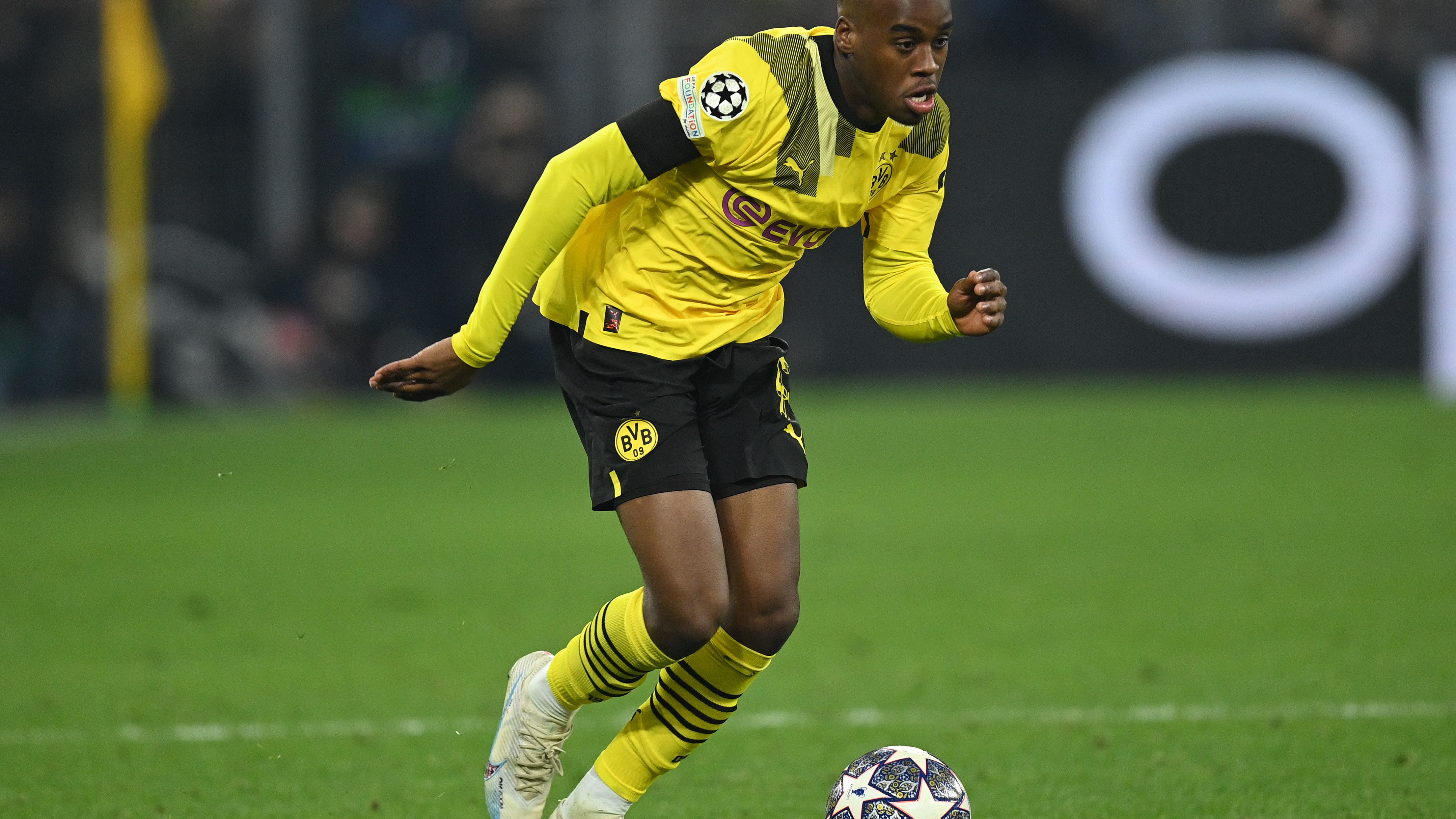 Borussia Dortmund v Chelsea FC: Round of 16 Leg One - UEFA Champions League