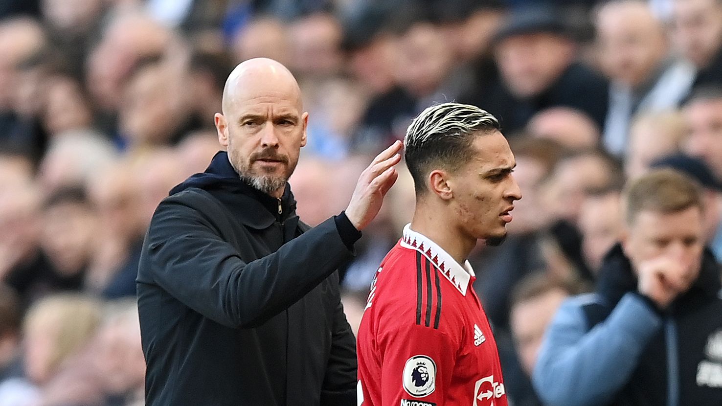 Newcastle United v Manchester United - Premier League