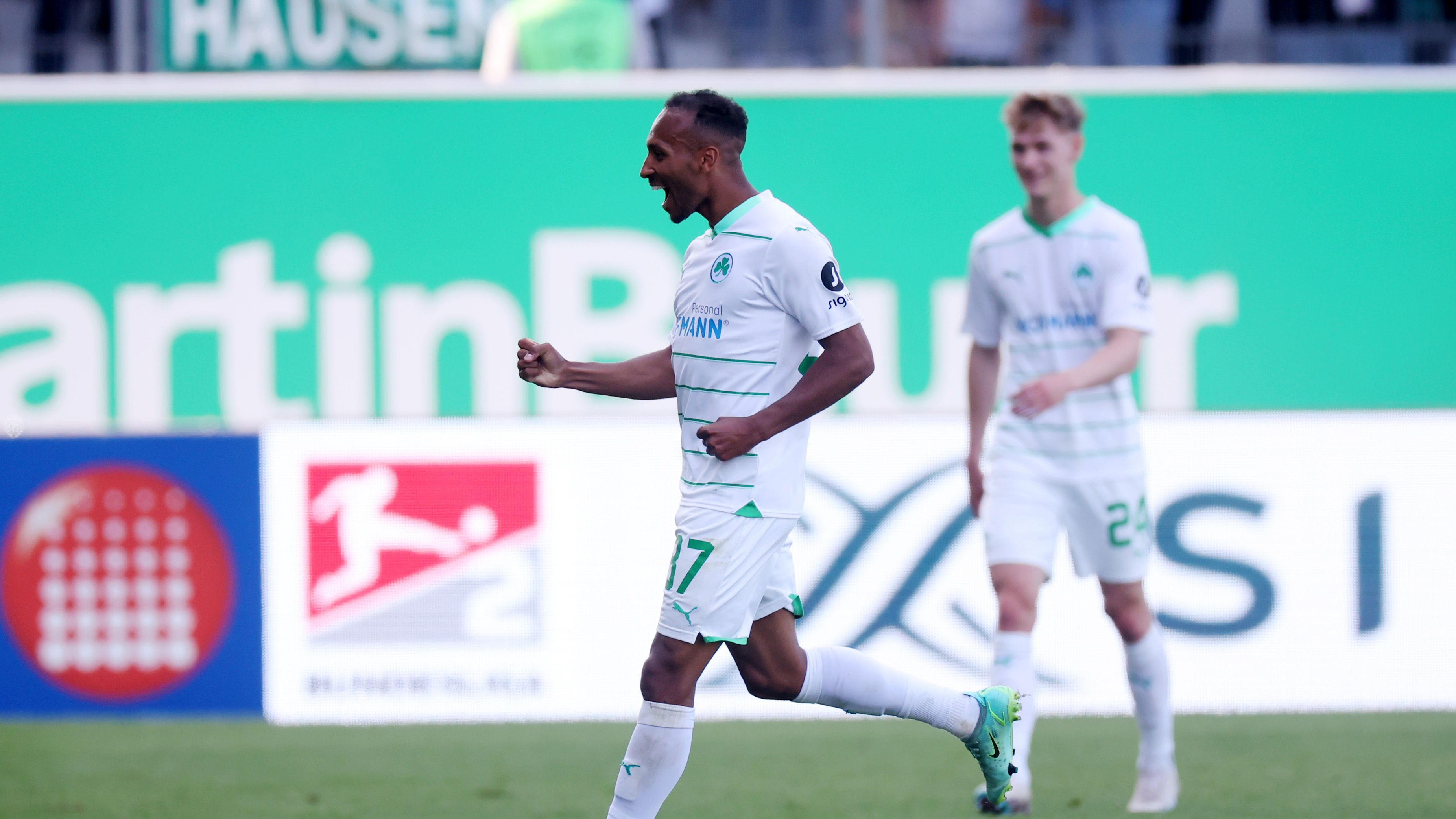 SpVgg Greuther Fürth v SV Darmstadt 98 - Second Bundesliga
