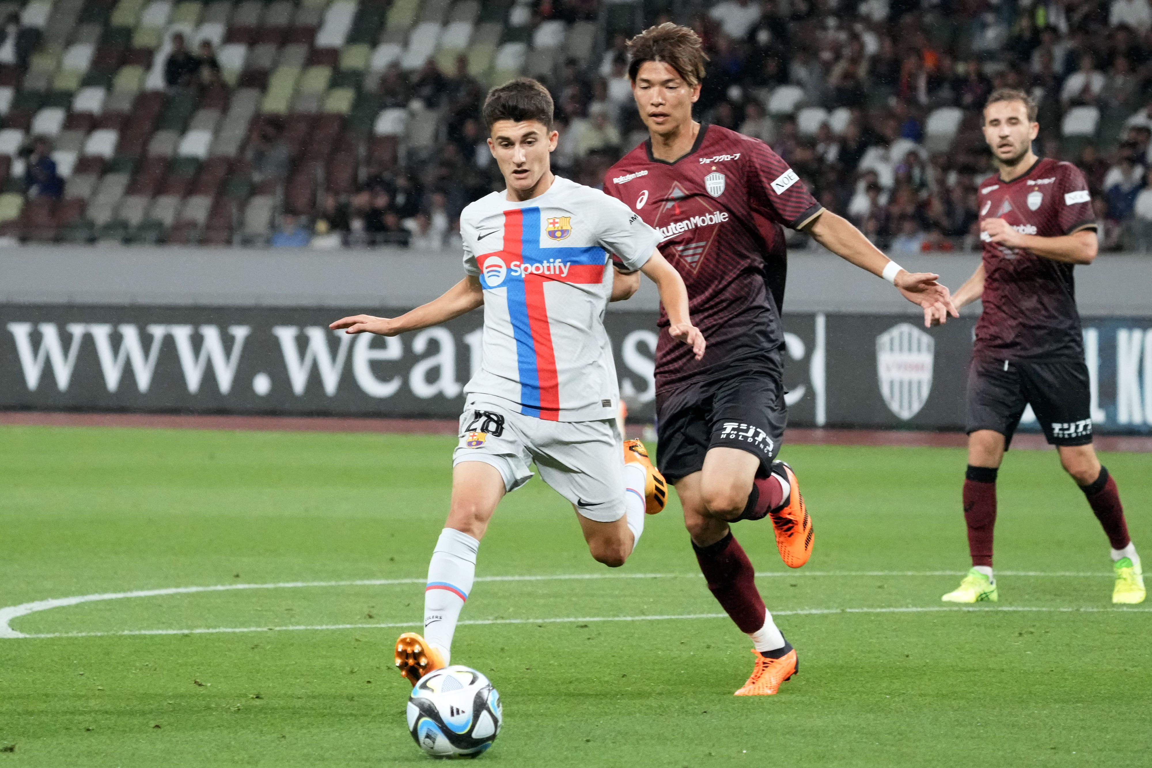 Vissel Kobe v Barcelona - Pre-Season Friendly