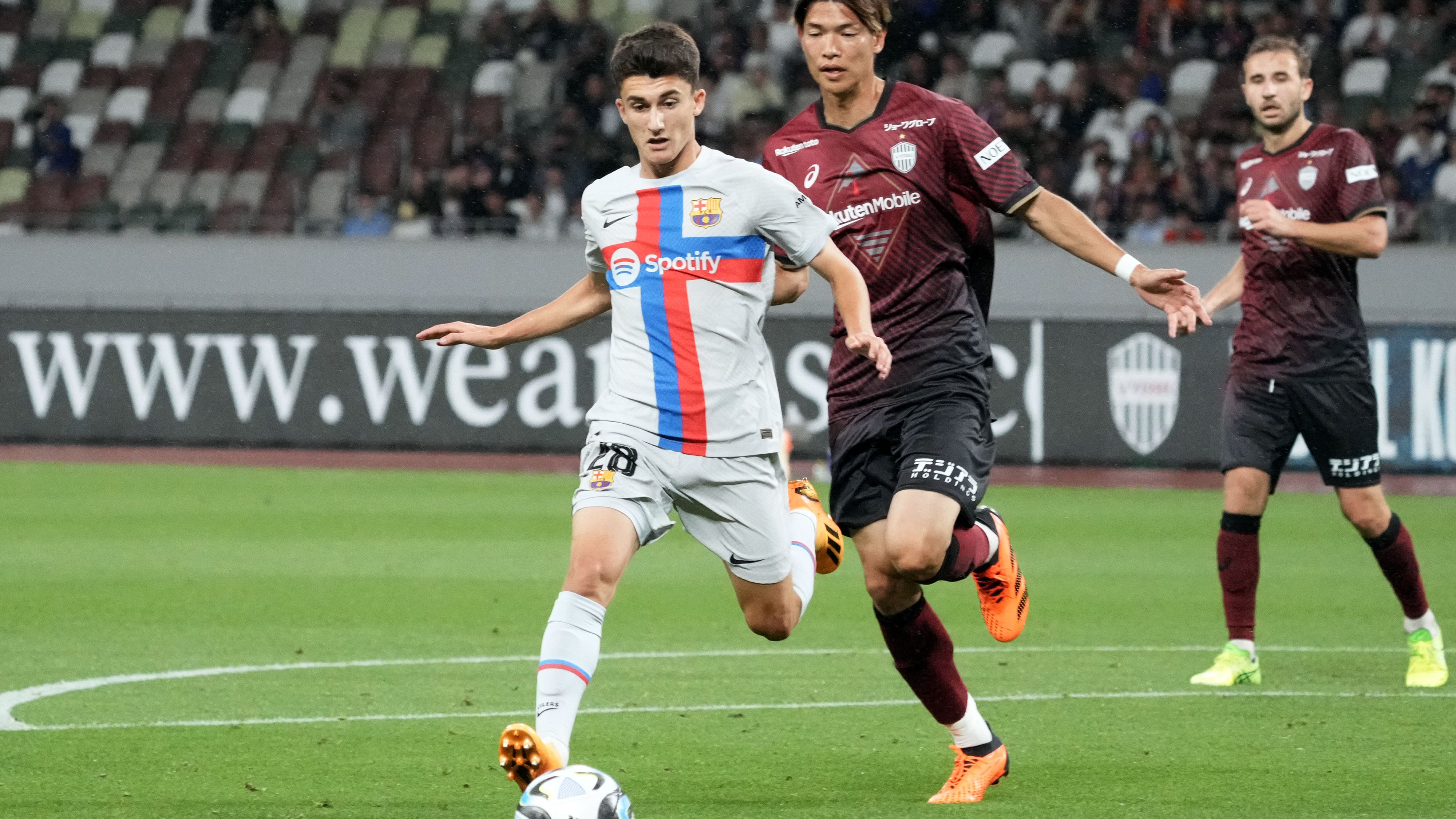 Vissel Kobe v Barcelona - Pre-Season Friendly