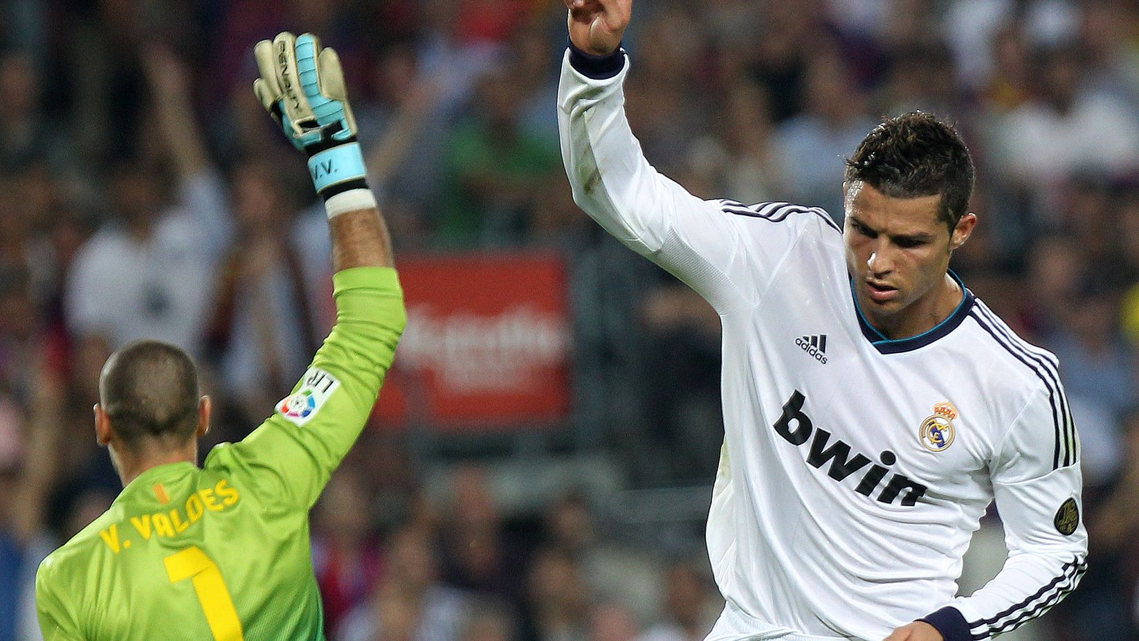 TOPSHOT-FBL-ESP-LIGA-BARCELONA-REAL MADRID