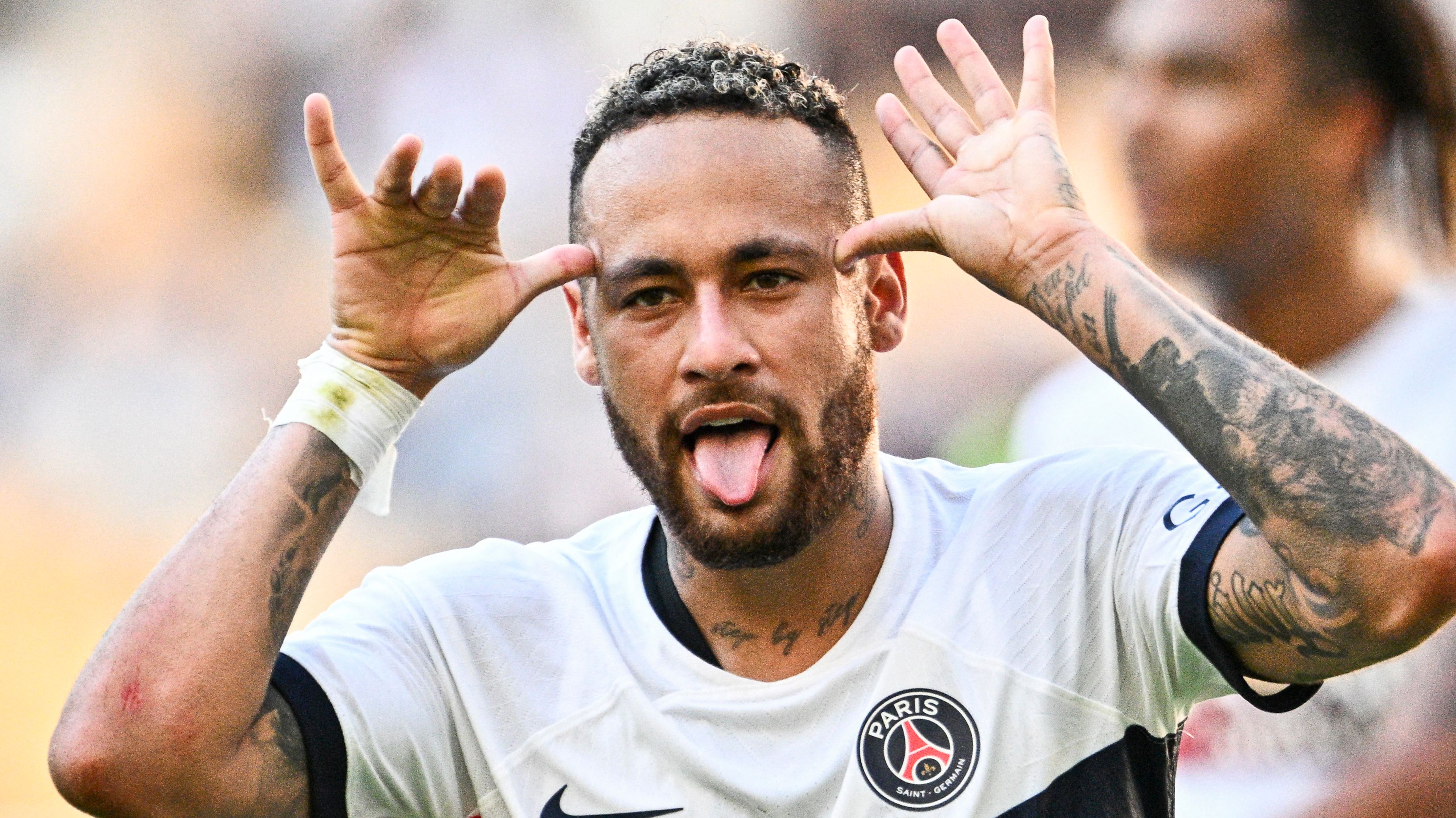 TOPSHOT-FBL-KOR-PSG-JEONBUK-FRIENDLY