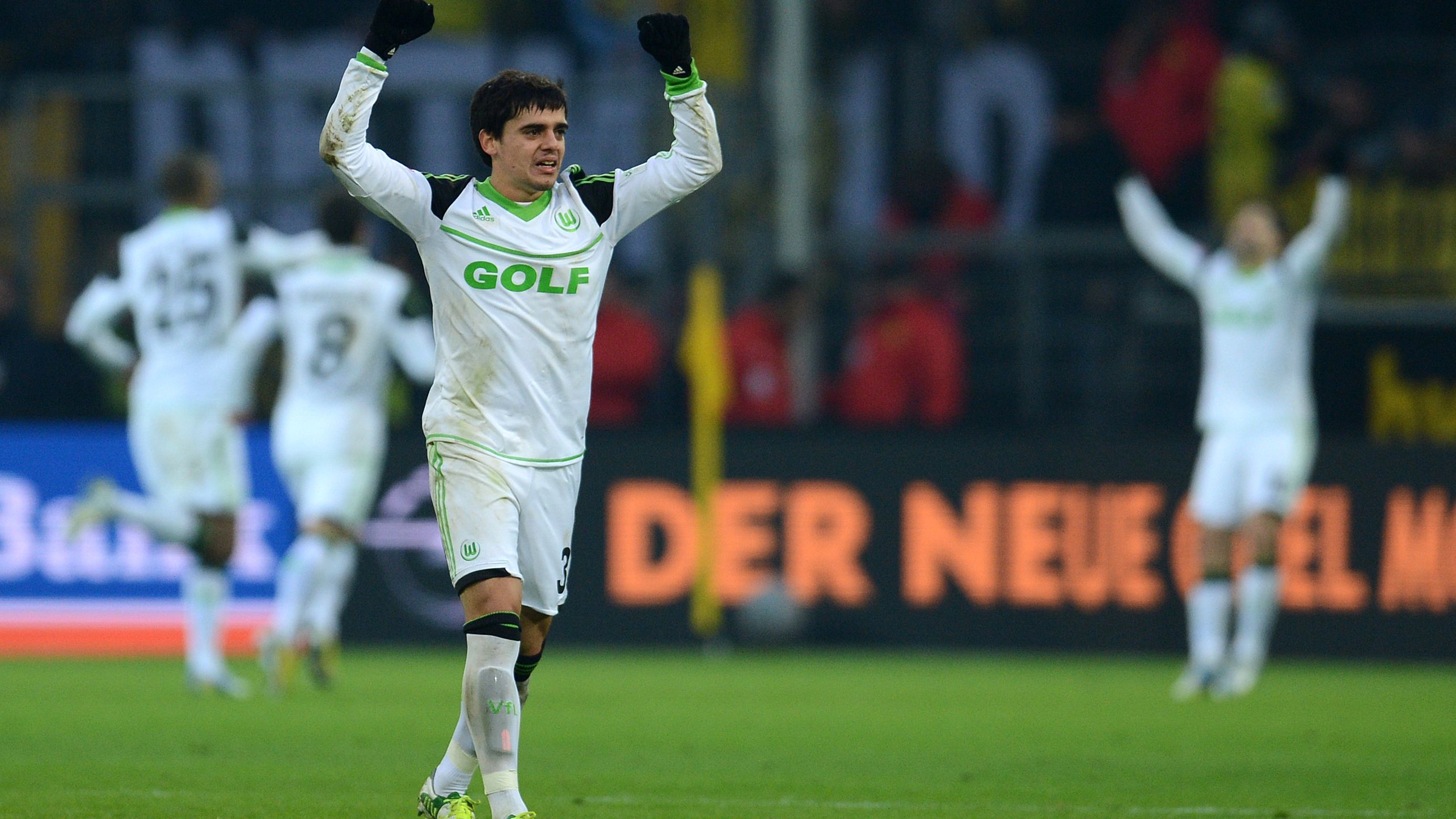 FBL-GER-BUNDESLIGA-DORTMUND-WOLFSBURG