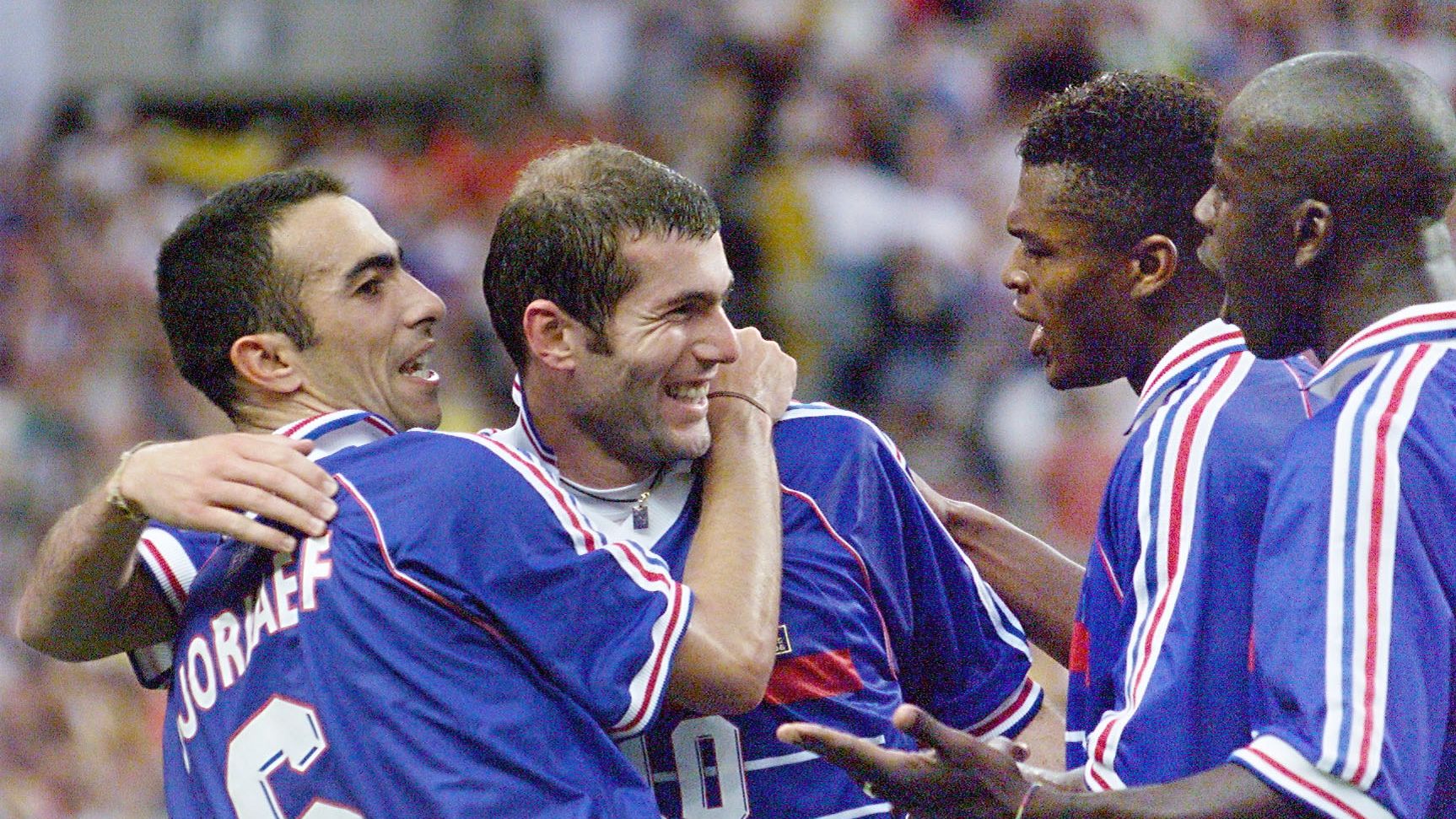 CUP-FR98-BRA-FRA-ZIDANE-DJORKAEFF-2