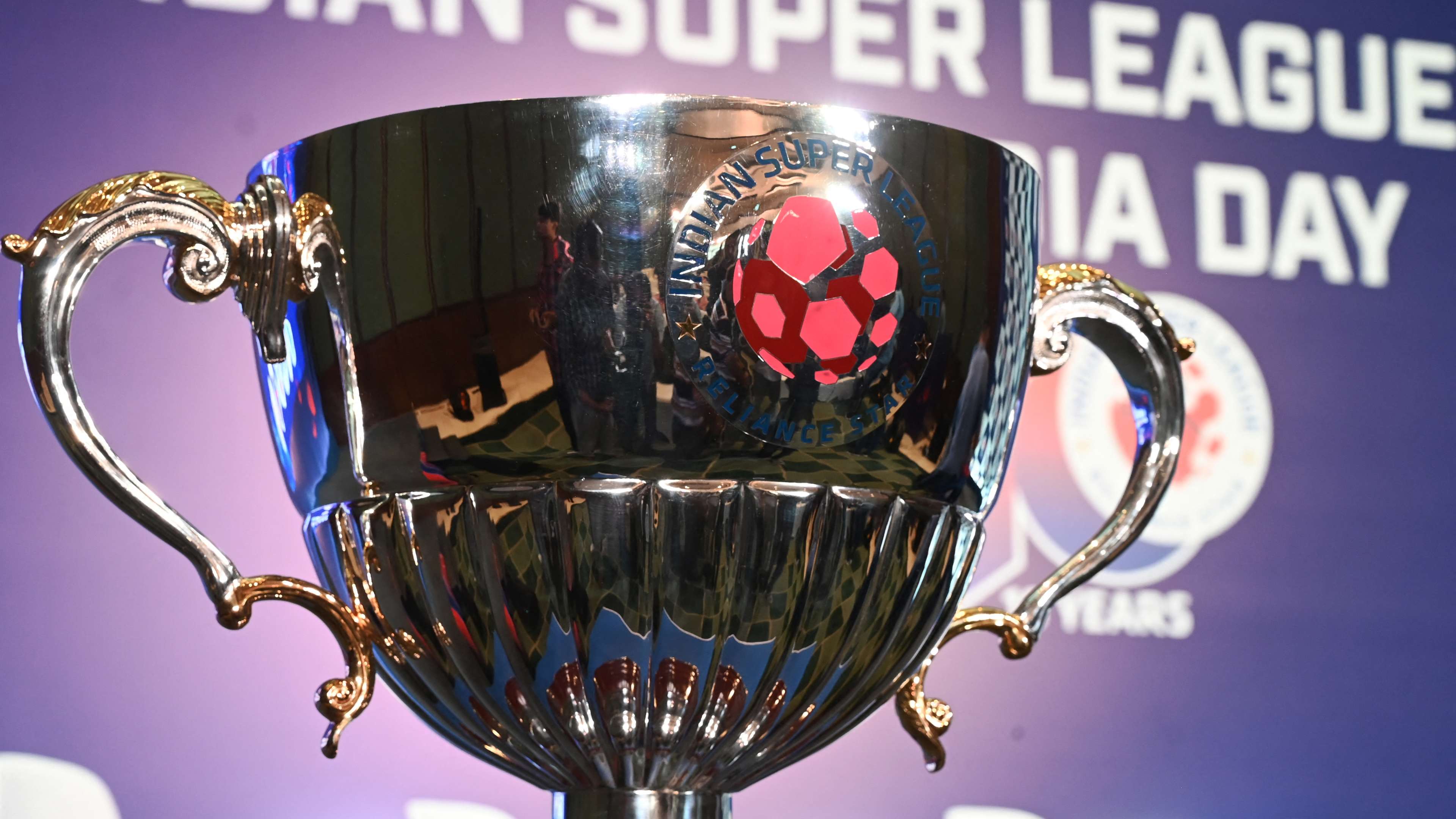 FBL-IND-ISL-TROPHY