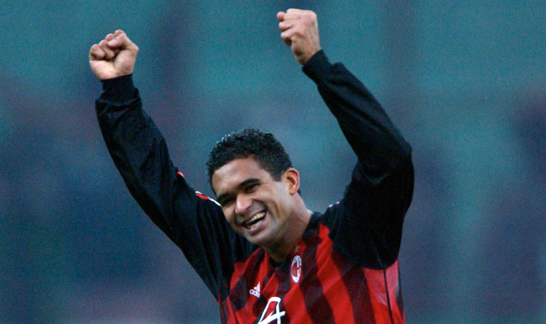 Serginho of AC Milan celebrates 