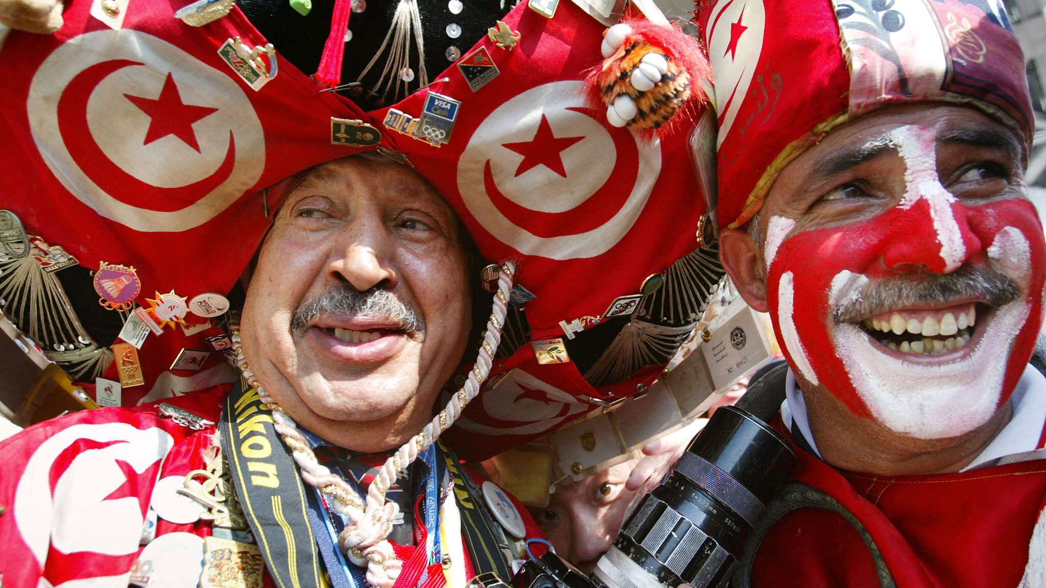 TOPSHOT-WC2002-RUS-TUN-TUNISIAN SUPPORTERS