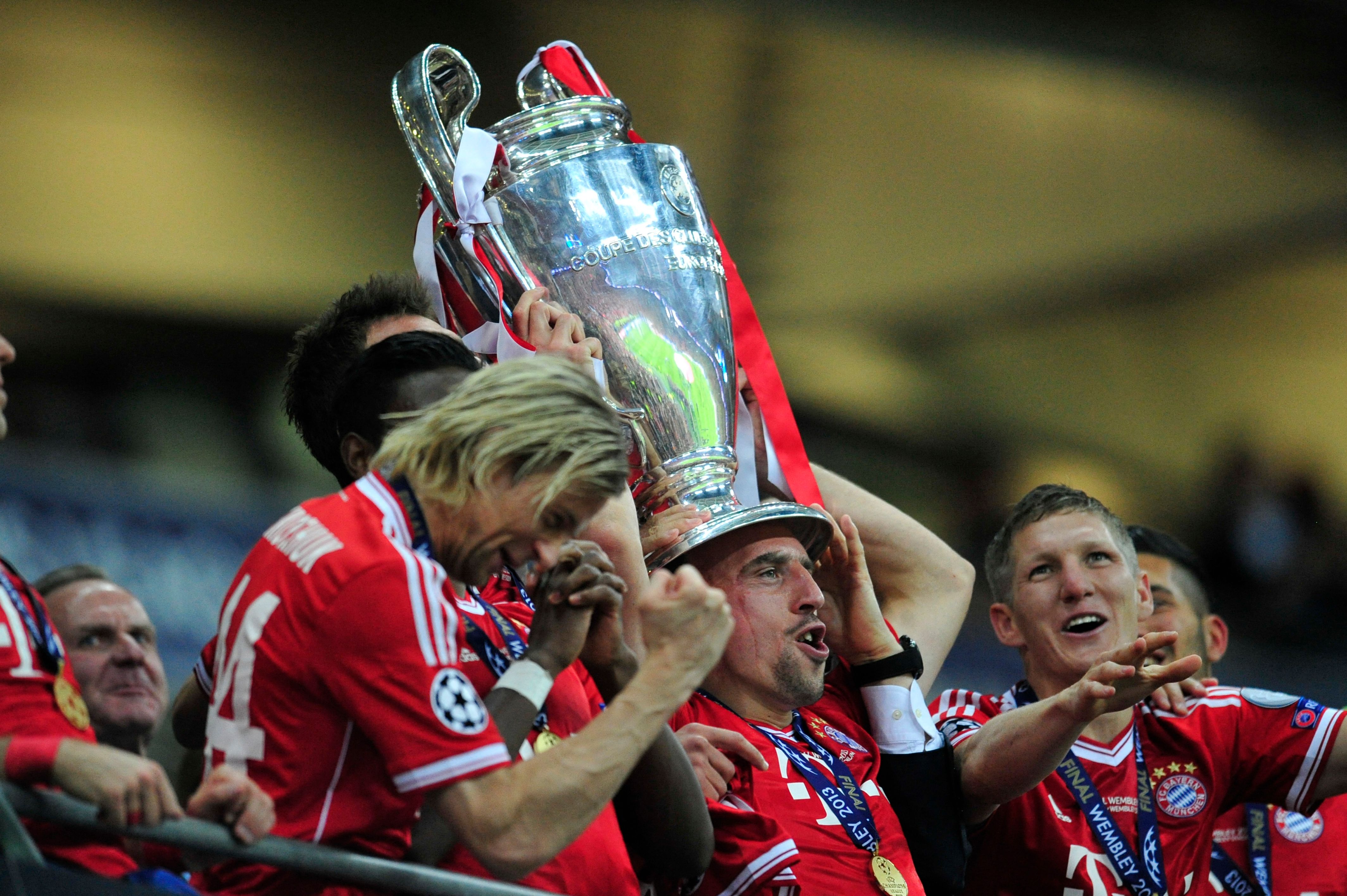 TOPSHOT-FBL-EUR-C1-DORTMUND-BAYERN