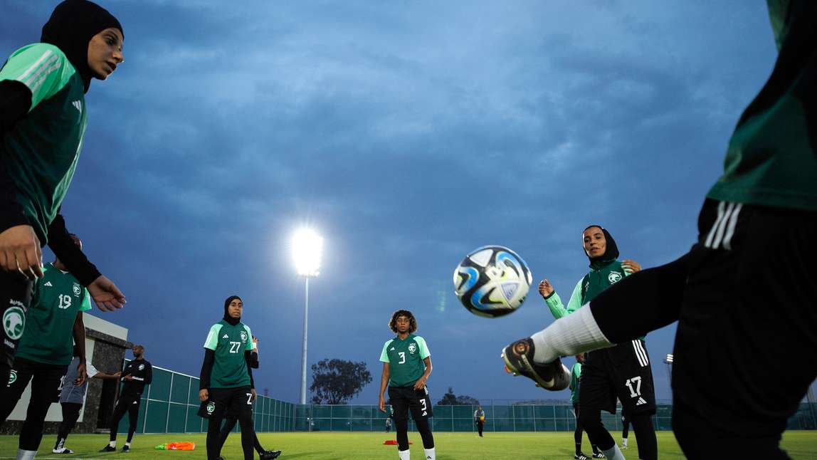SAUDI-FBL-WOMEN
