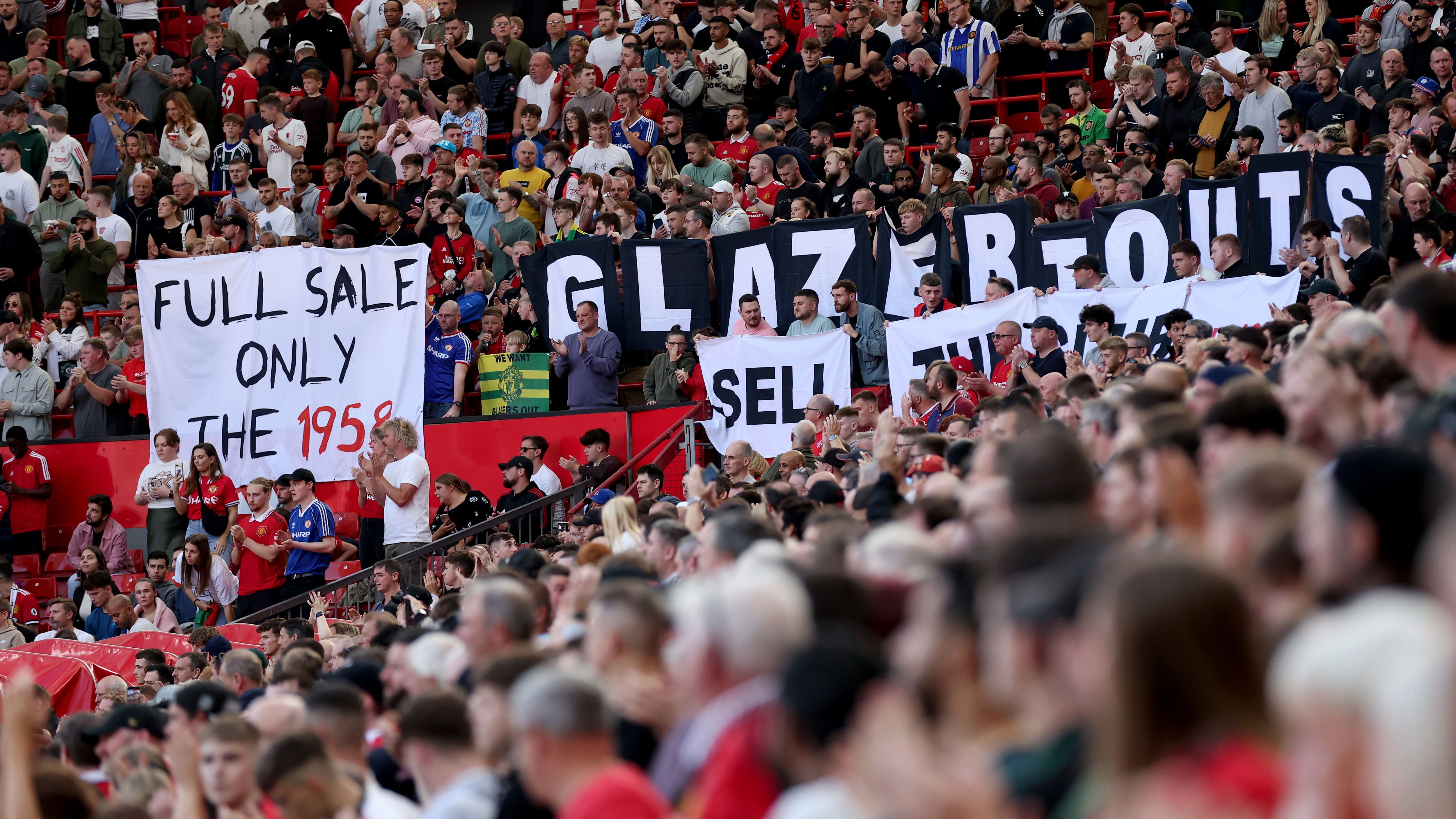 Manchester United v Brentford FC - Premier League