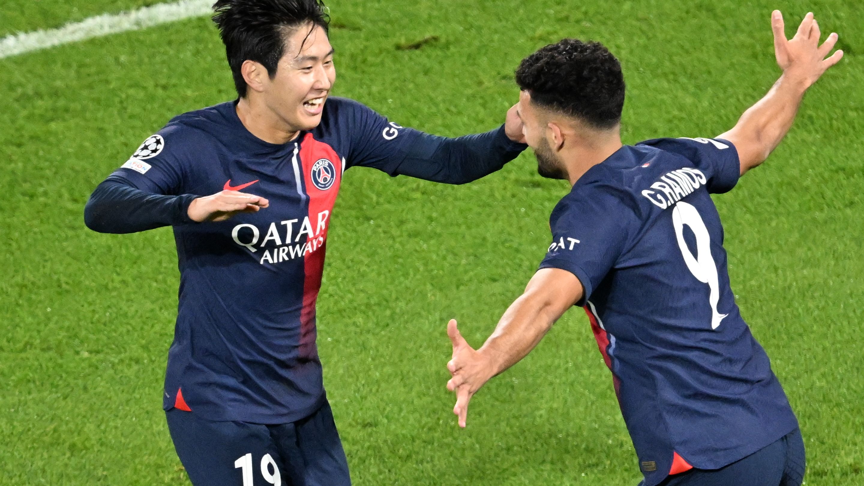 TOPSHOT-FBL-EUR-C1-PSG-AC MILAN