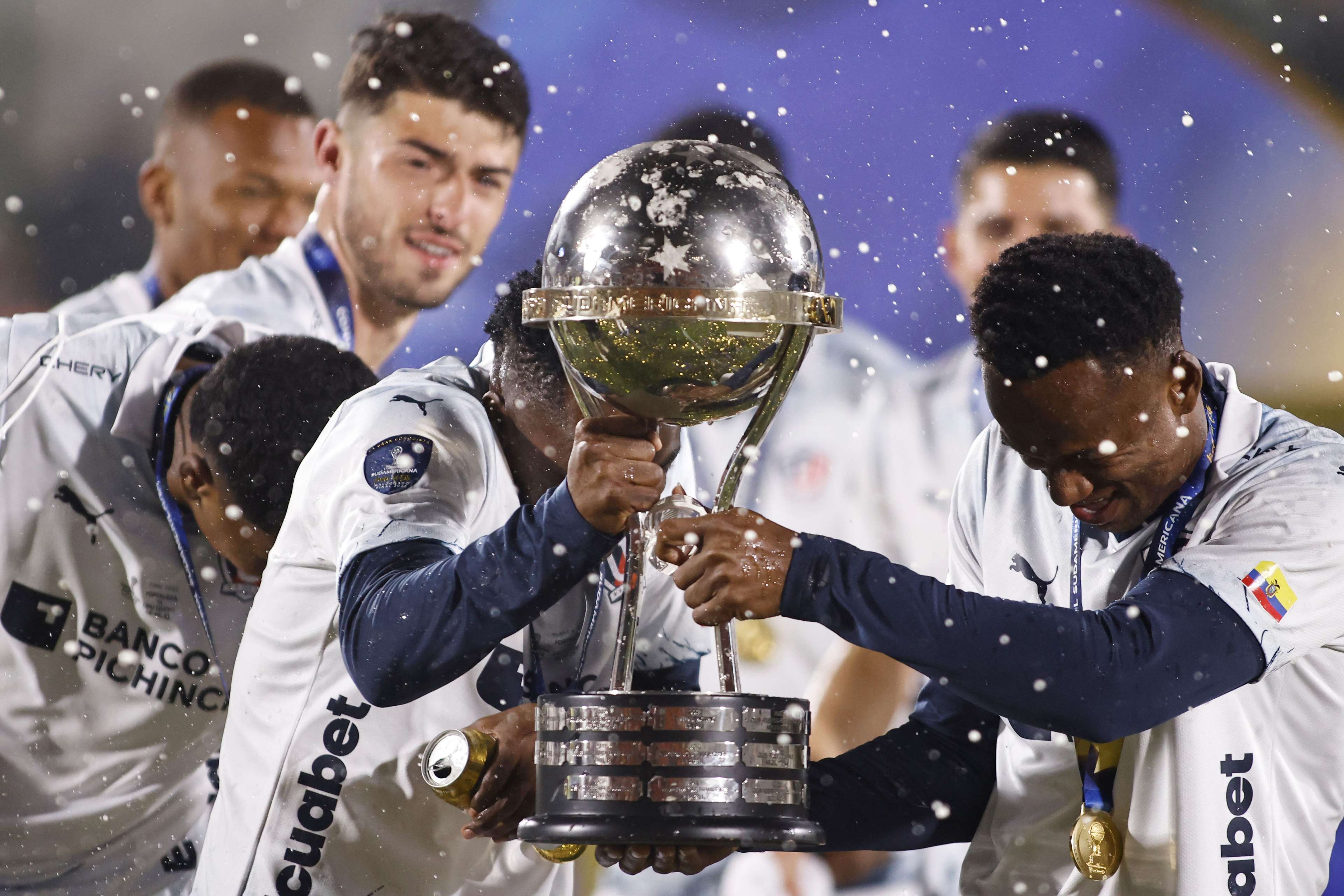 Liga Deportiva Universitaria v Fortaleza - Copa CONMEBOL Sudamericana 2023 Final