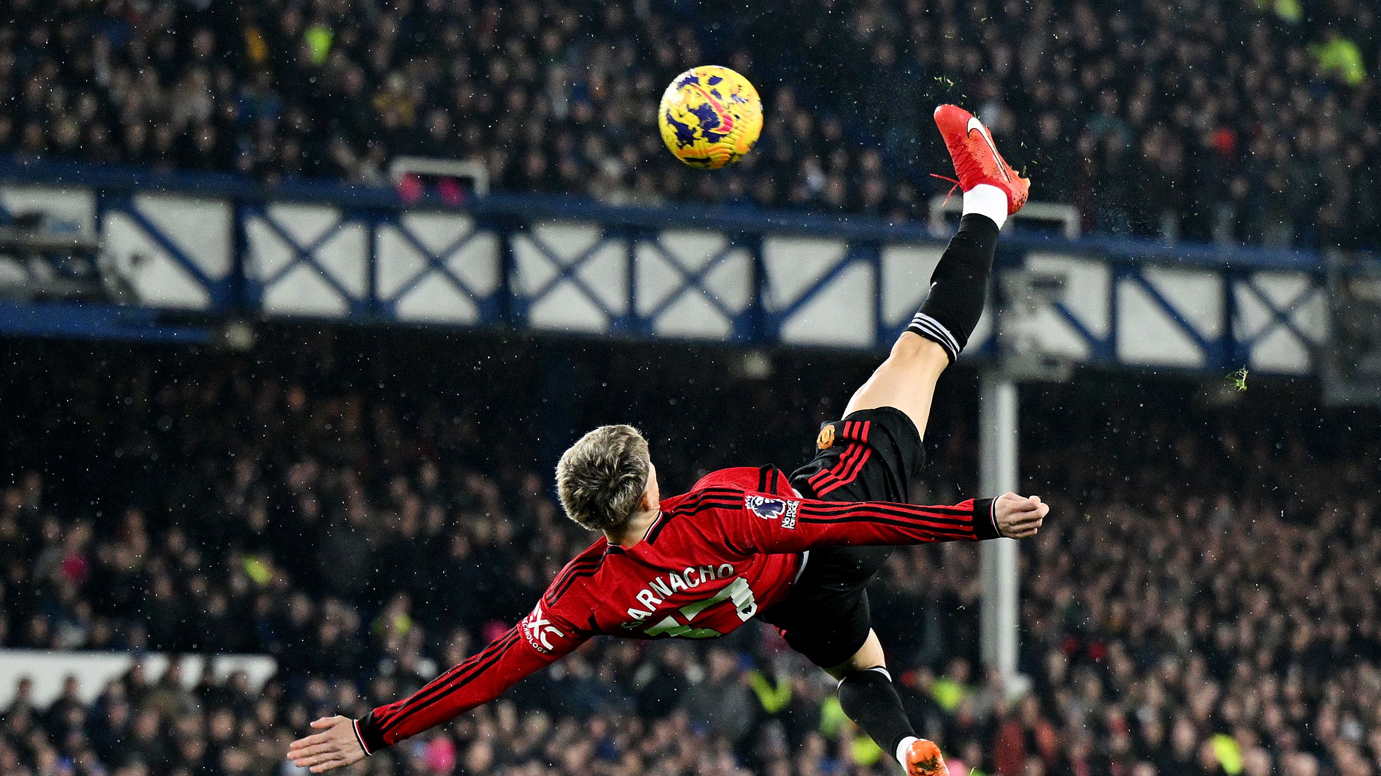 Everton FC v Manchester United - Premier League