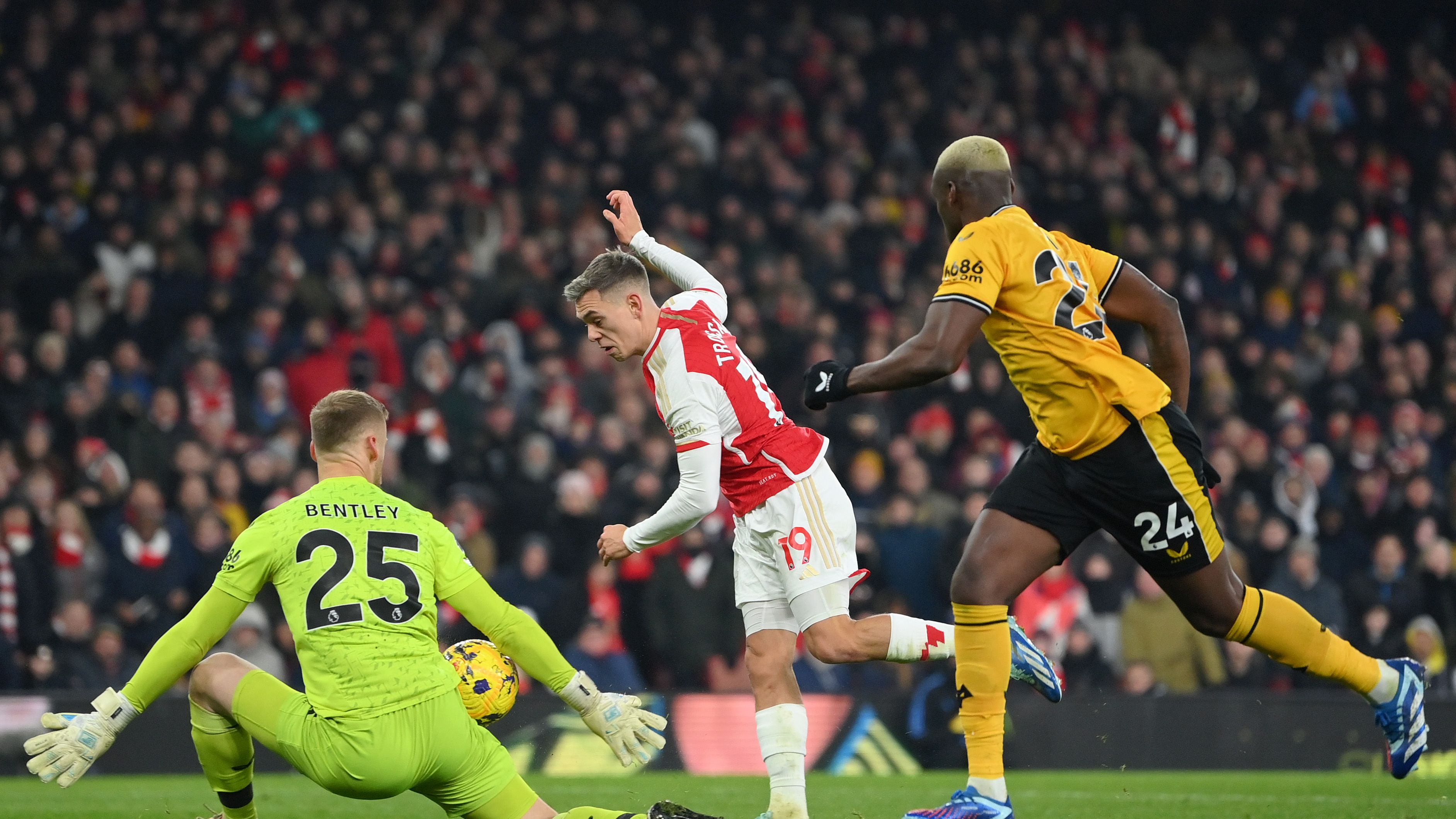 Arsenal FC v Wolverhampton Wanderers - Premier League