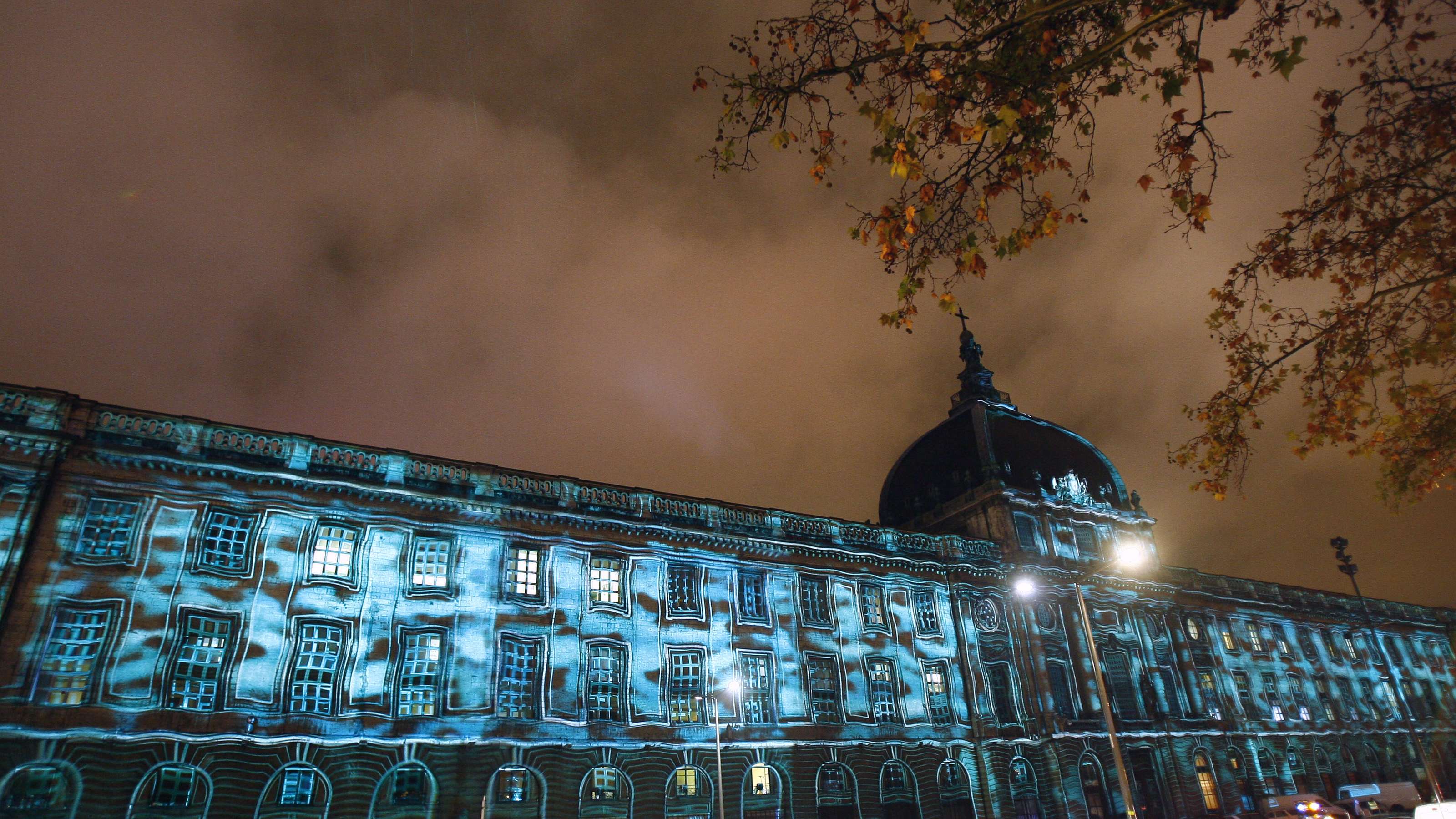 MÉTÉO-INTEMPÉRIES-VILLE-FÊTE-LUMIÈRE-TOURISME