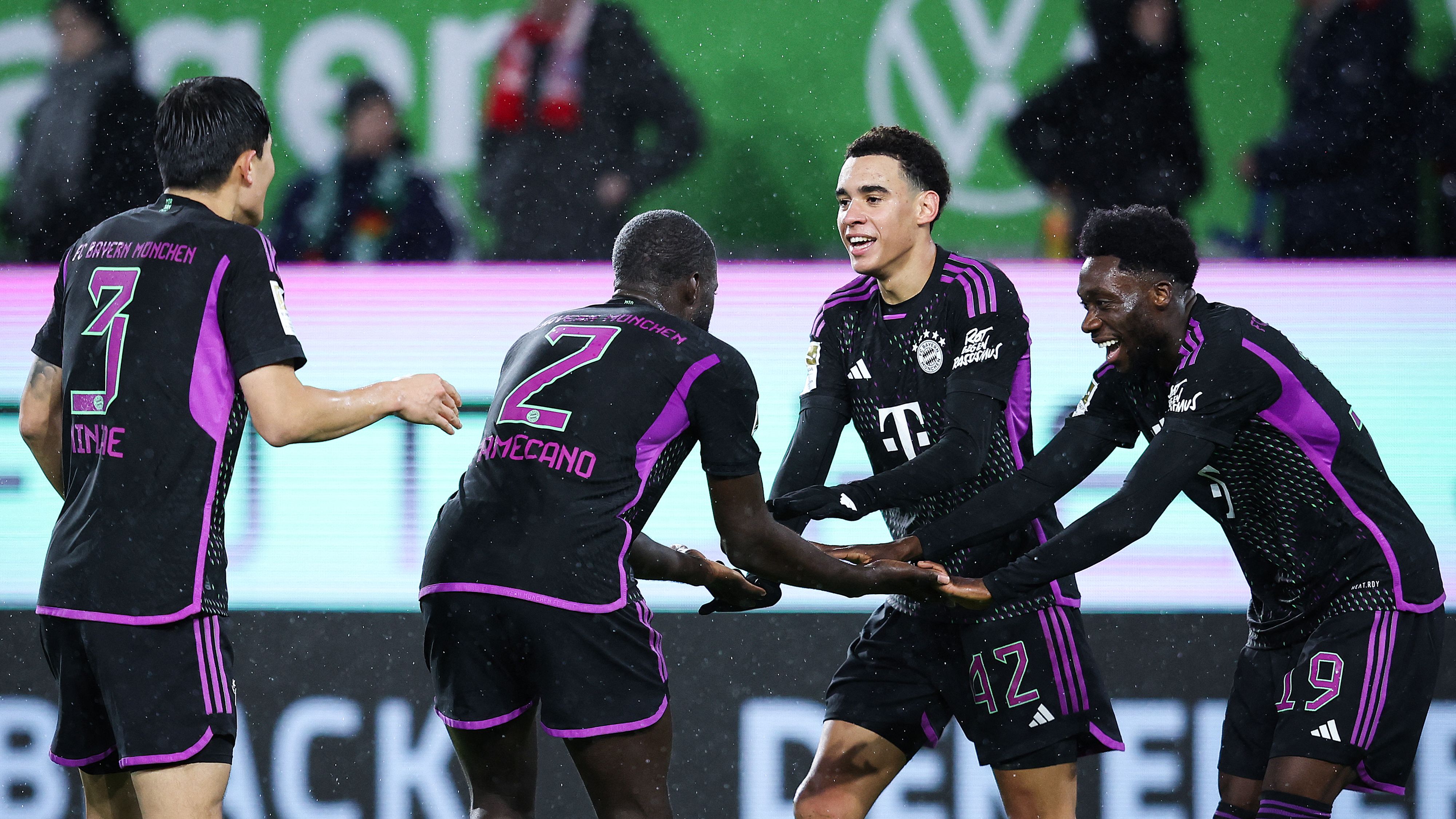 FBL-GER-BUNDESLIGA-WOLFSBURG-BAYERN MUNICH