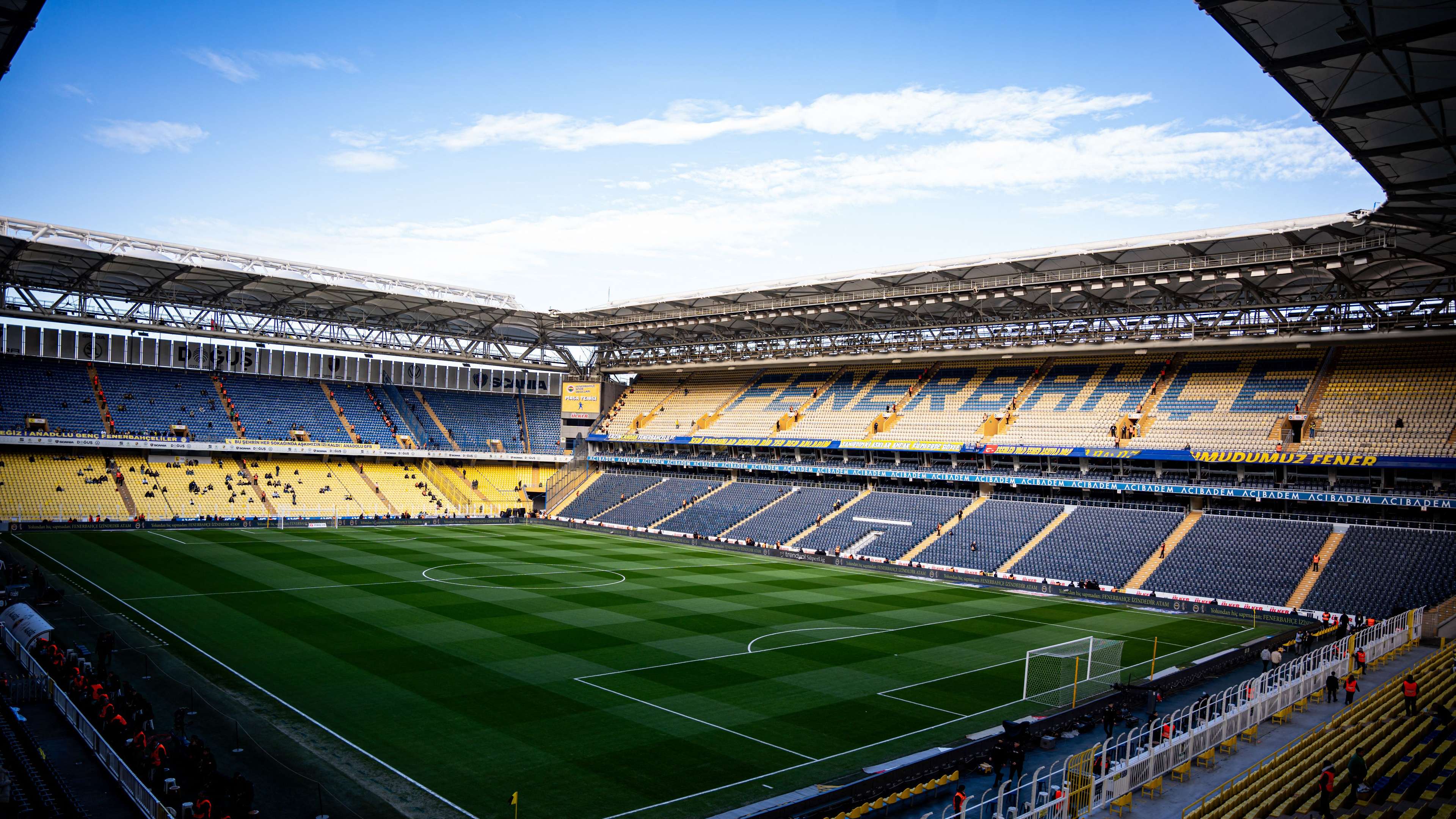 Fenerbahce-v-Galatasaray-Turkish-Super-League