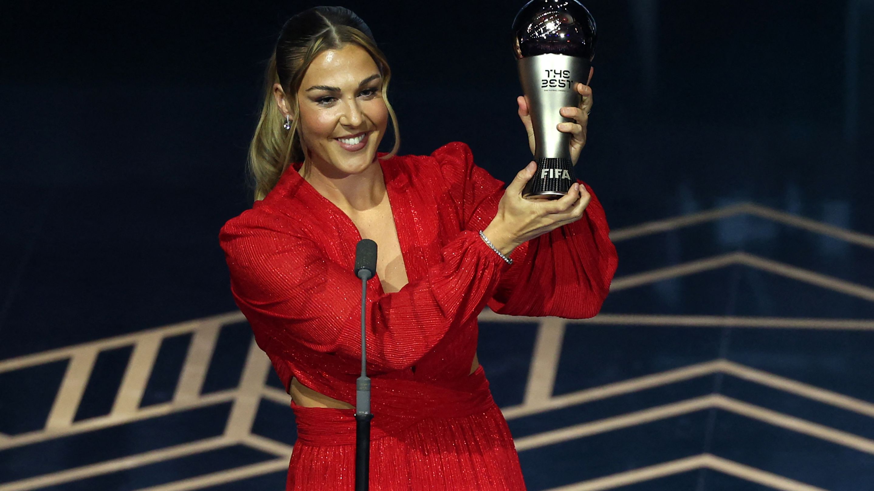 TOPSHOT-FBL-FIFA-AWARD