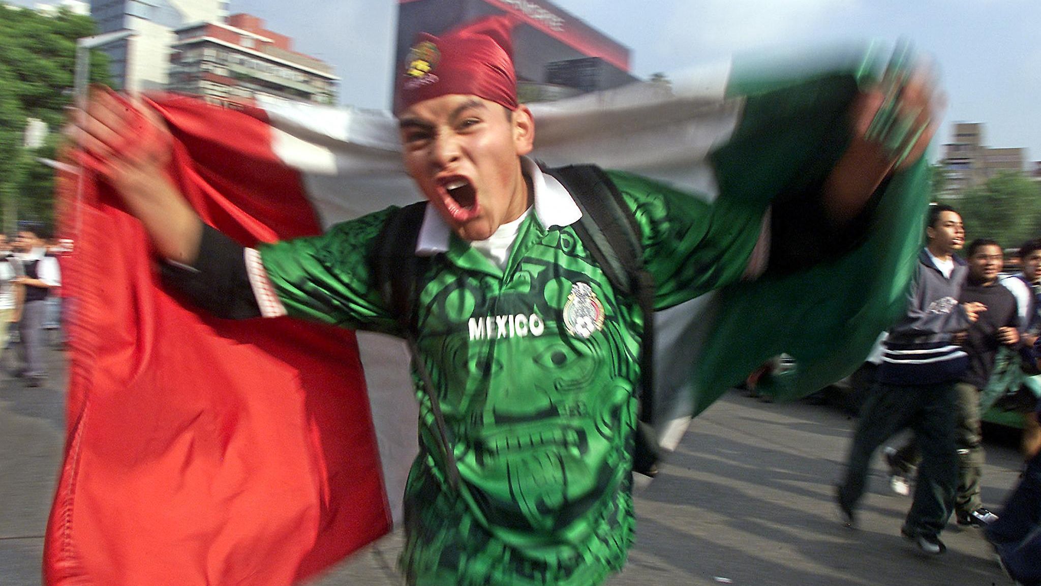 WC2002-MEX-ITA-CELEBRATION