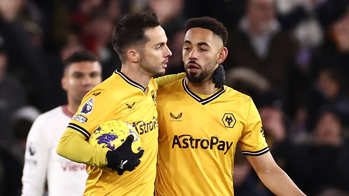 Wolverhampton Wanderers v Manchester United - Premier League