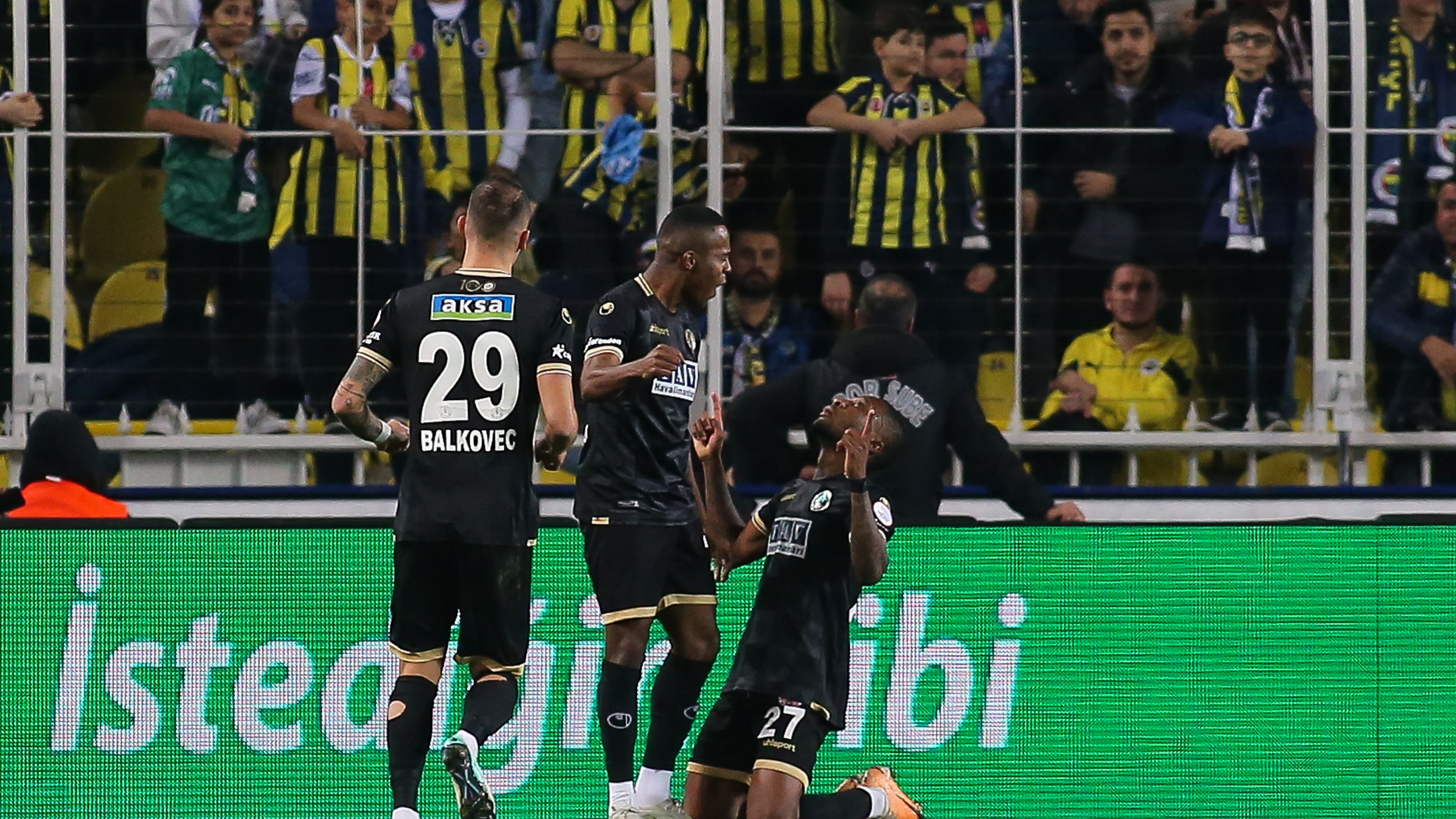 Fenerbahce v Alanyaspor - Turkish Super League