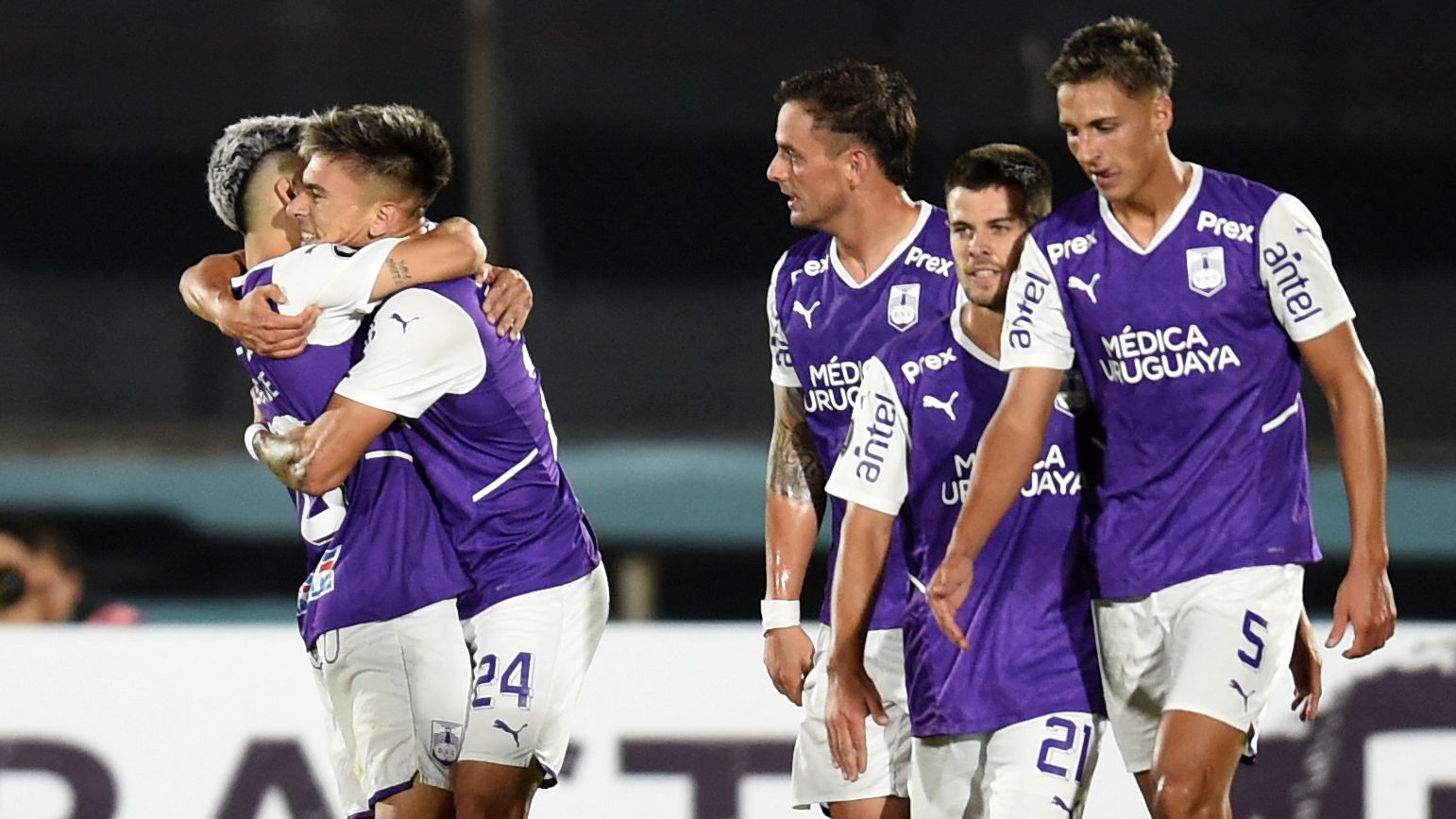 FBL-LIBERTADORES-DEFENSOR-PUERTOCABELLO