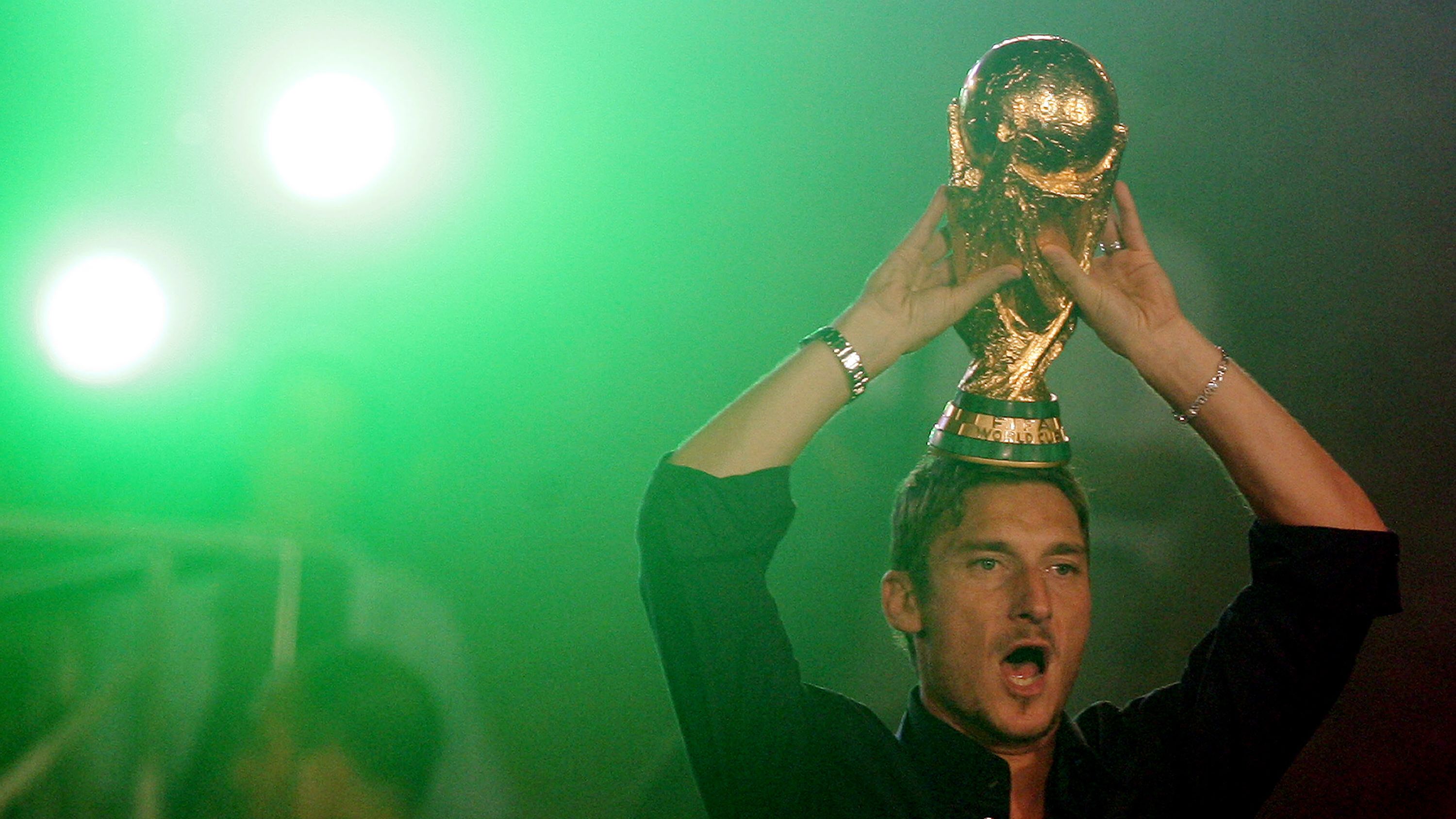 TOPSHOT-FBL-WC2006-ITA-ITALY