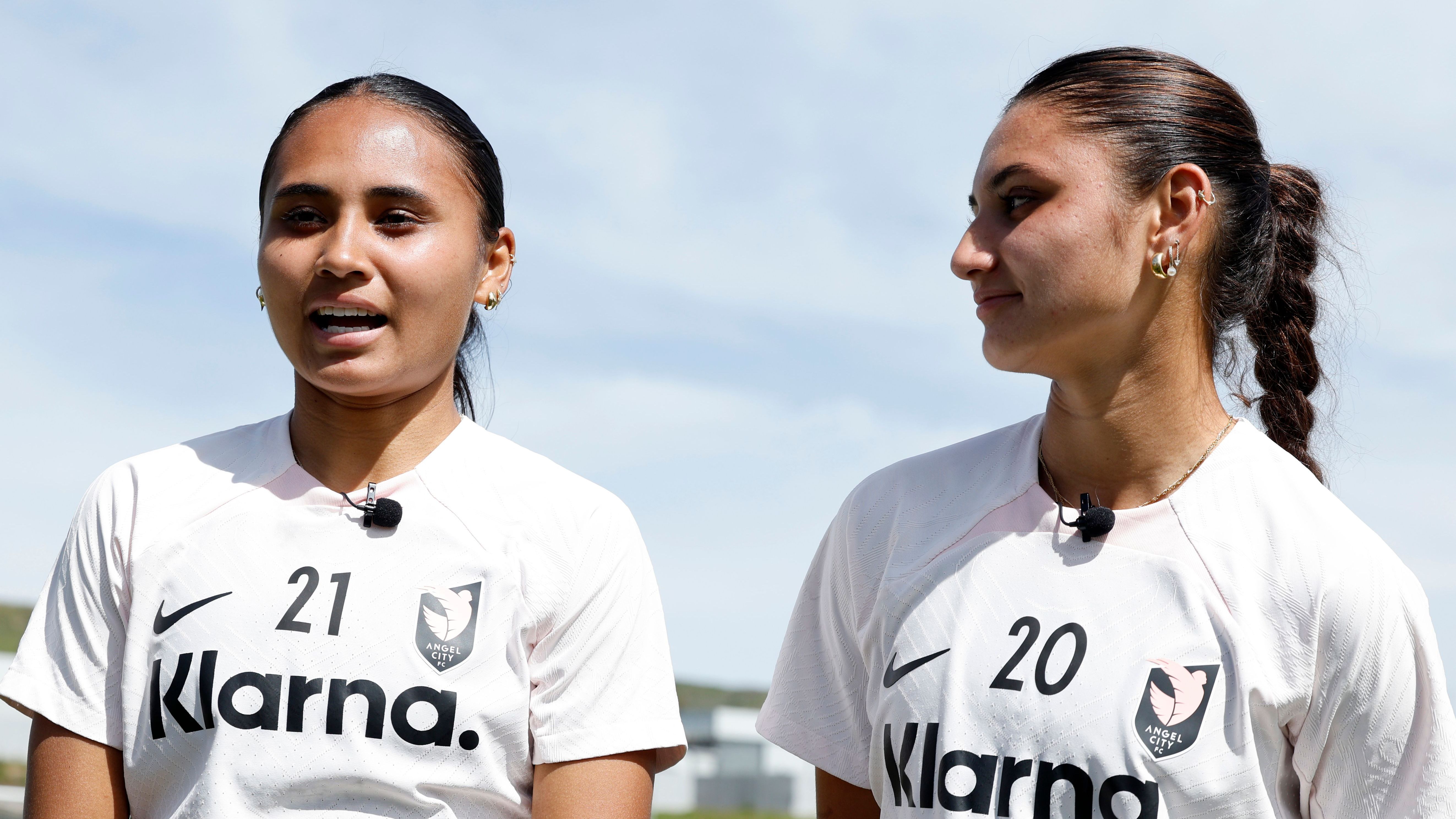WATCH: Thompson sisters make history as USWNT starlet Gisele scores first professional goal on assist from Alyssa | Goal.com UK