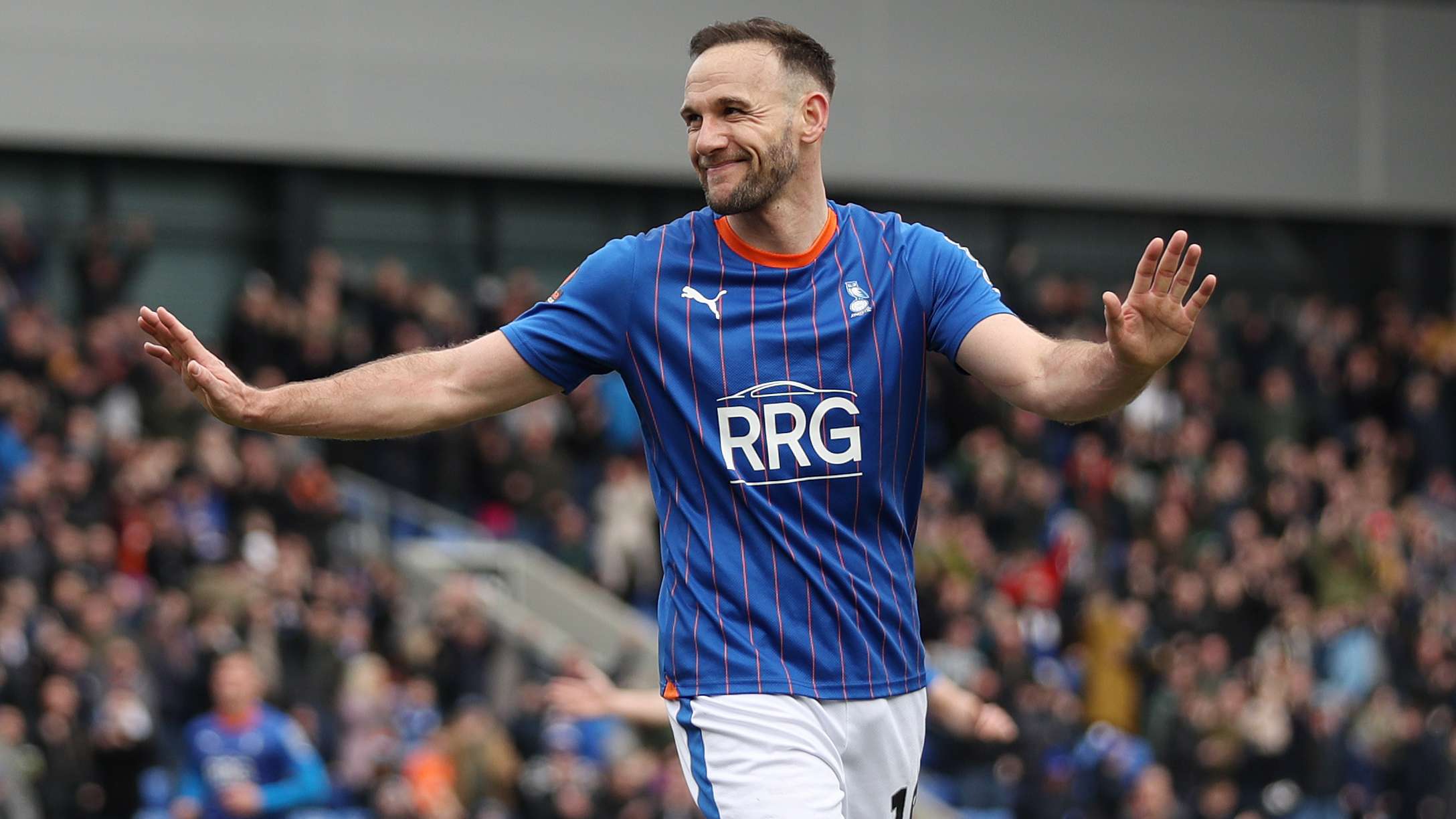 Oldham Athletic v Chesterfield - Vanarama National League