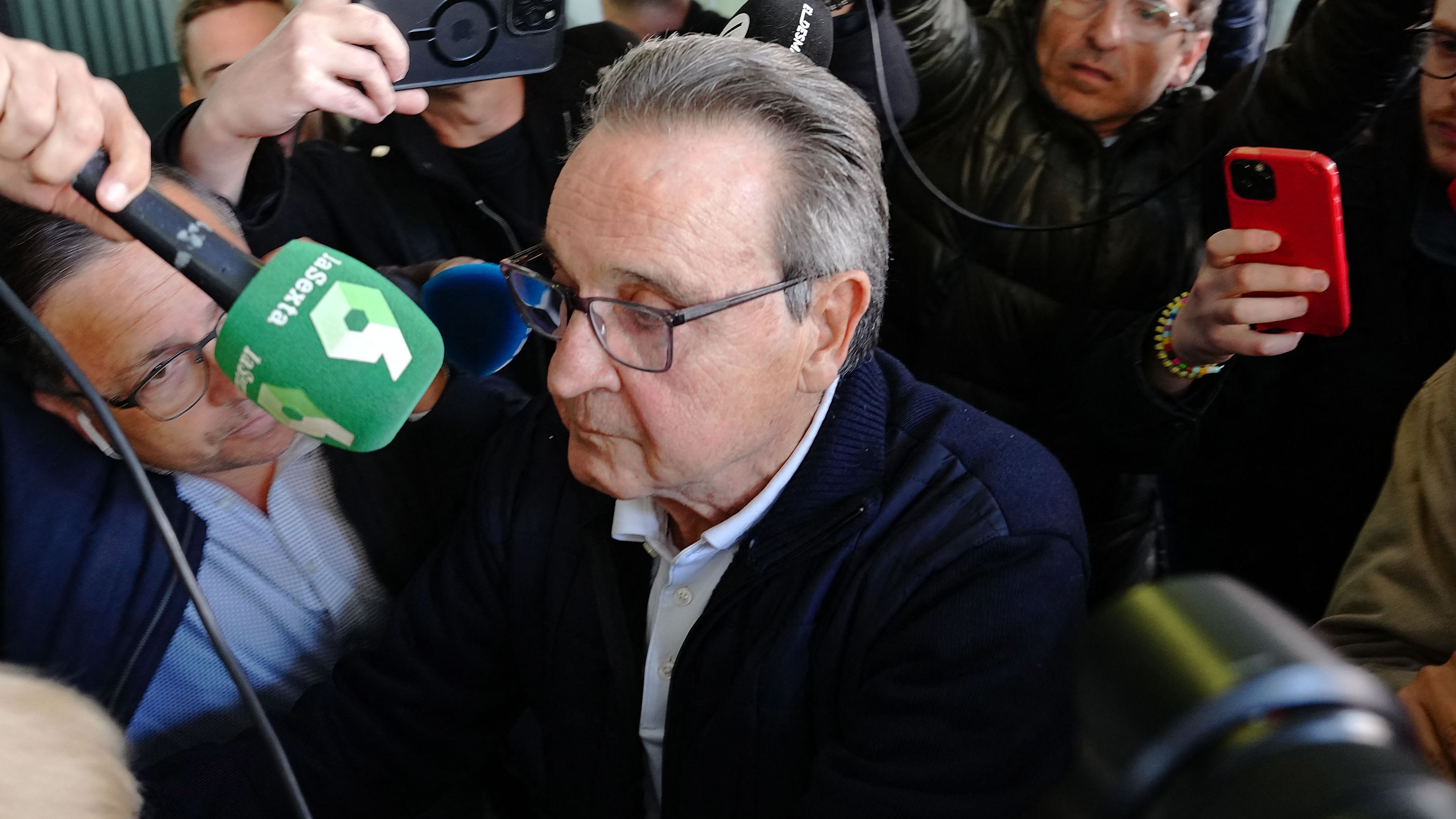 SPAIN-FBL-BARCELONA-COURT-BRIBERY