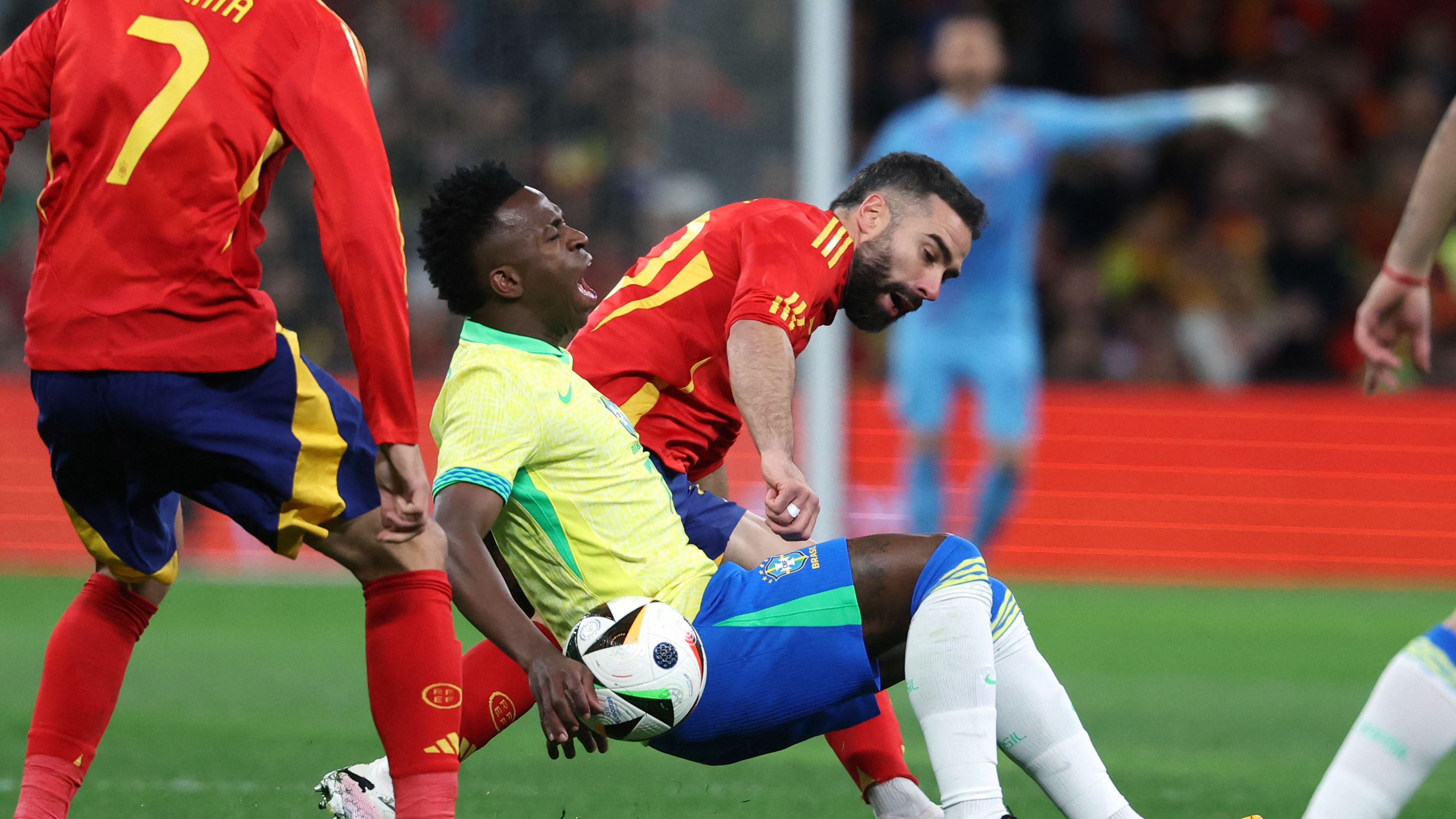 TOPSHOT-FBL-FRIENDLY-ESP-BRA-RACISM