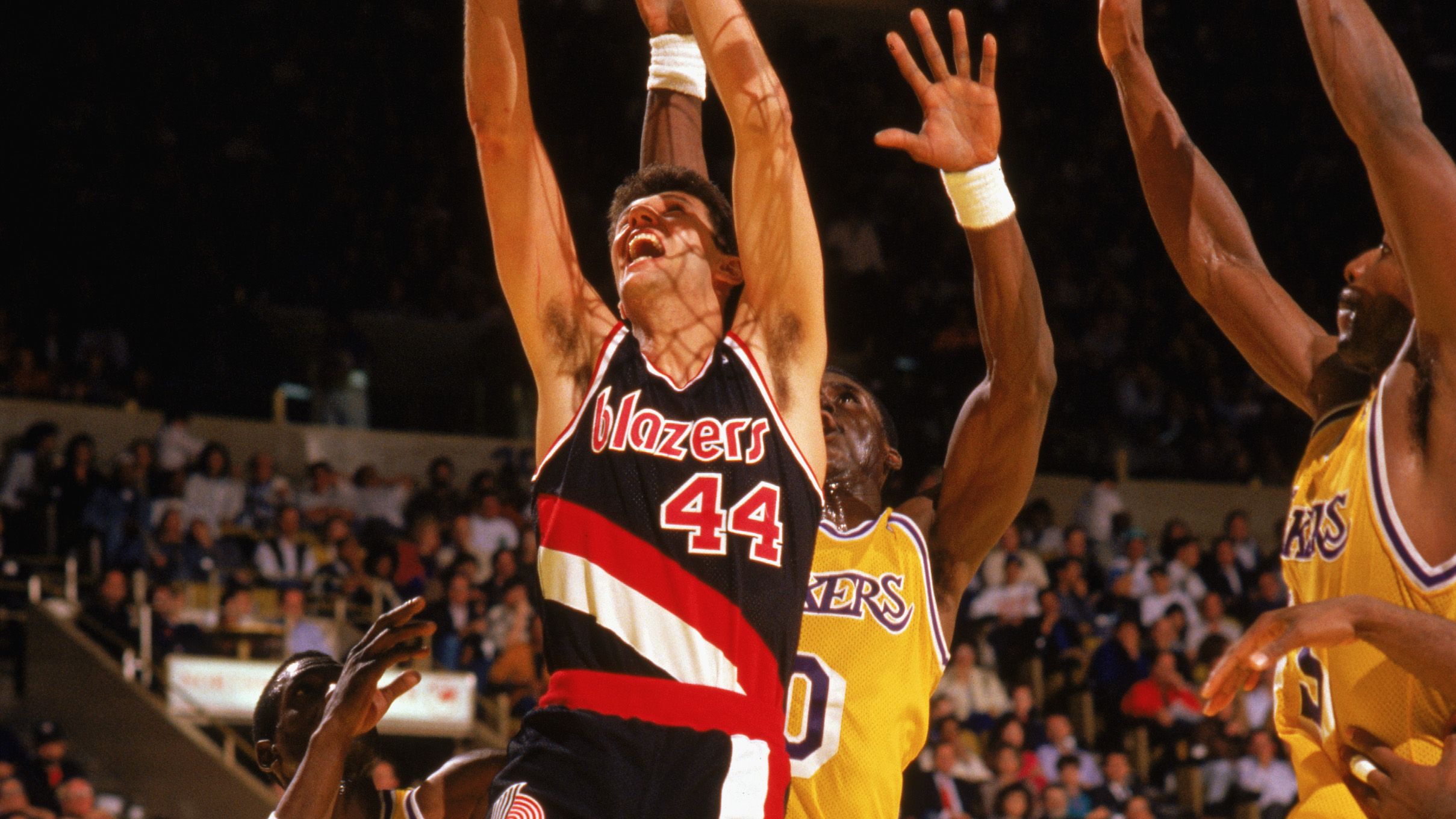 Drazen Petrovic shoots 