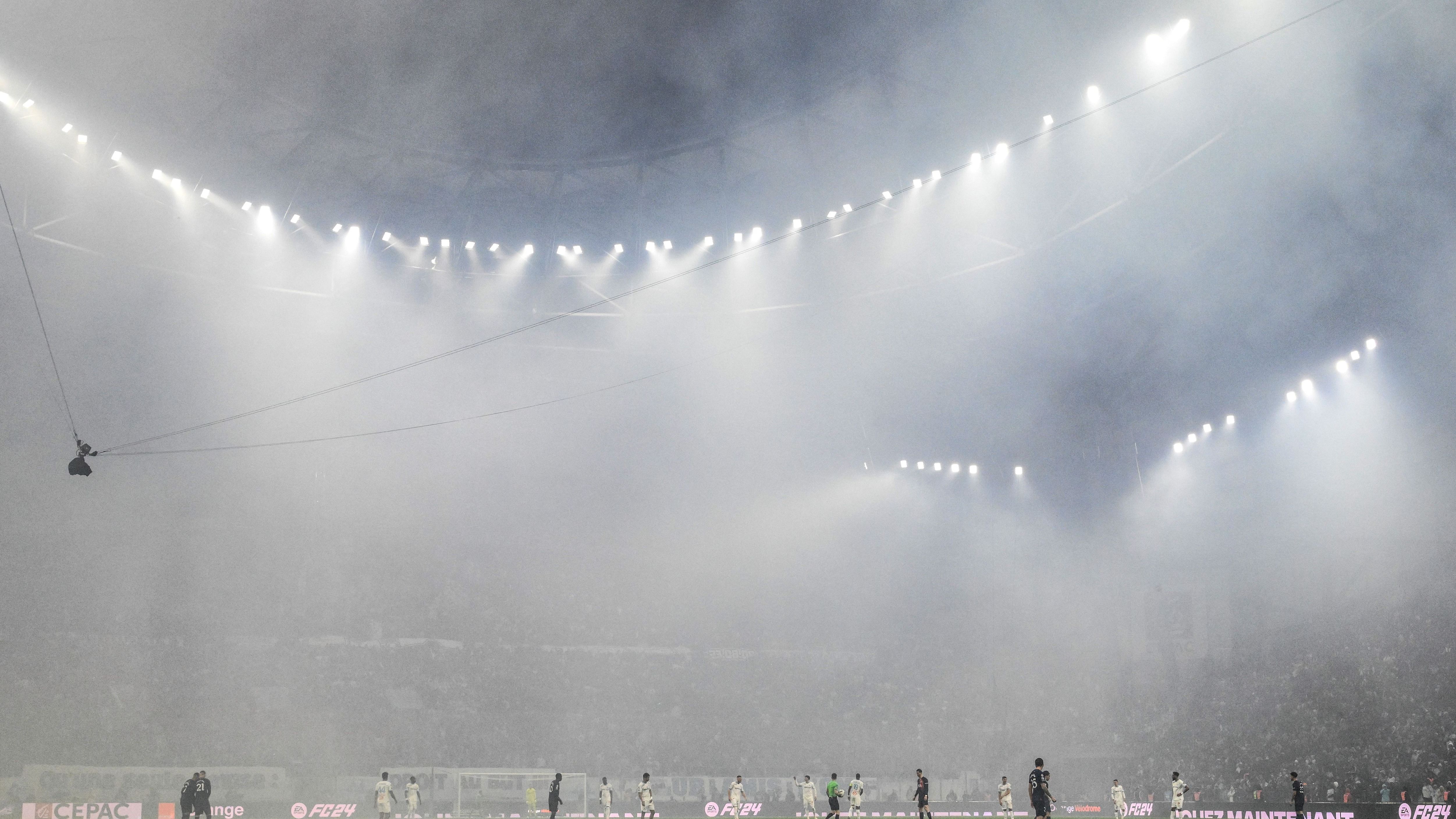 TOPSHOT-FBL-FRA-LIGUE1-MARSEILLE-PSG