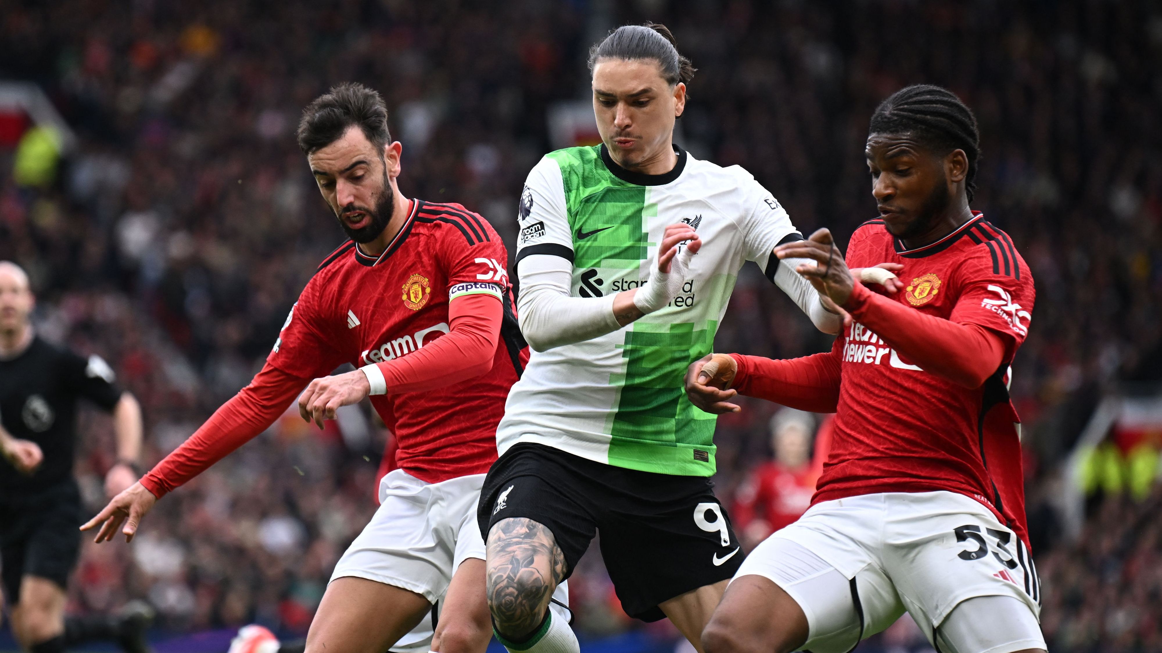 TOPSHOT-FBL-ENG-PR-MAN UTD-LIVERPOOL