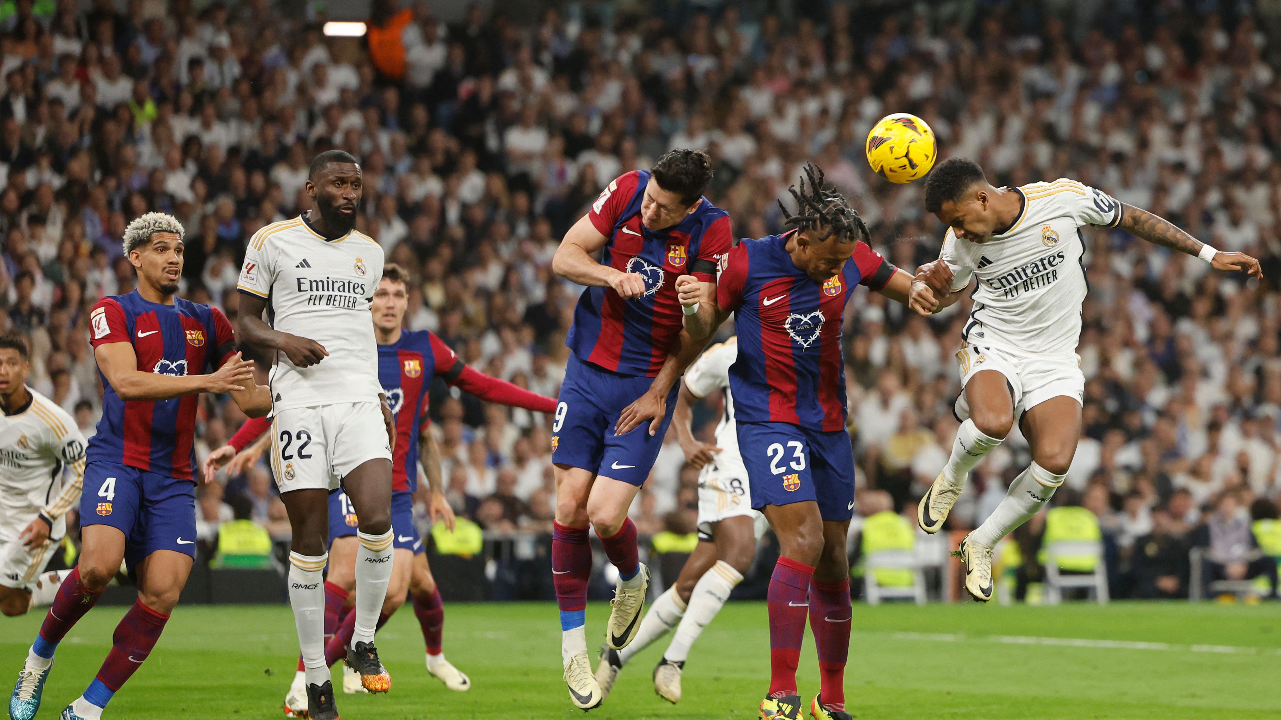 FBL-ESP-LIGA-REAL MADRID-BARCELONA