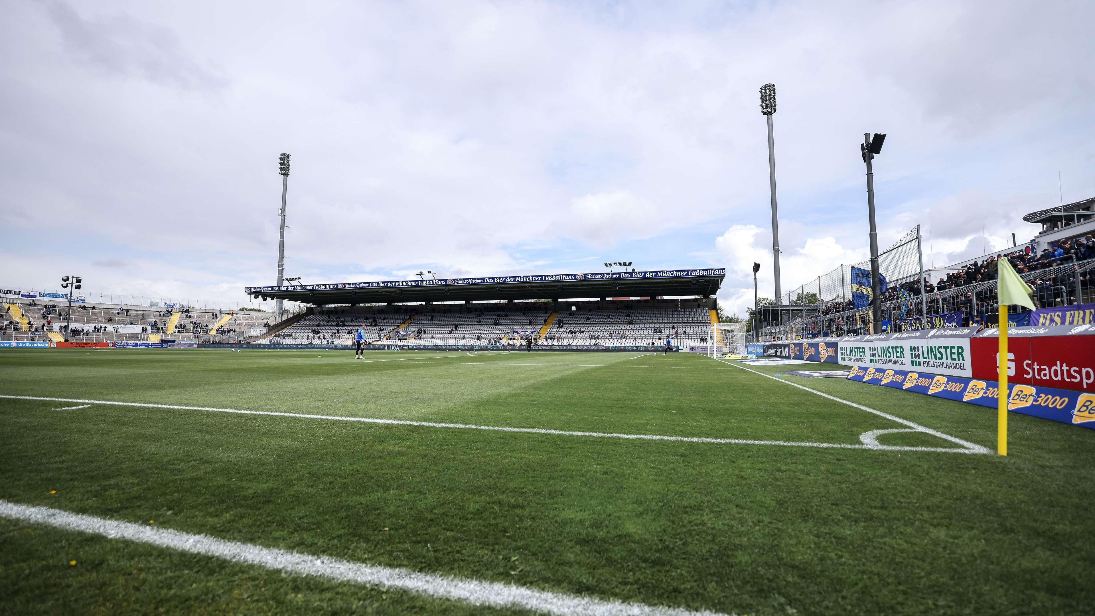 TSV 1860 München v 1. FC Saarbrücken - 3. Liga