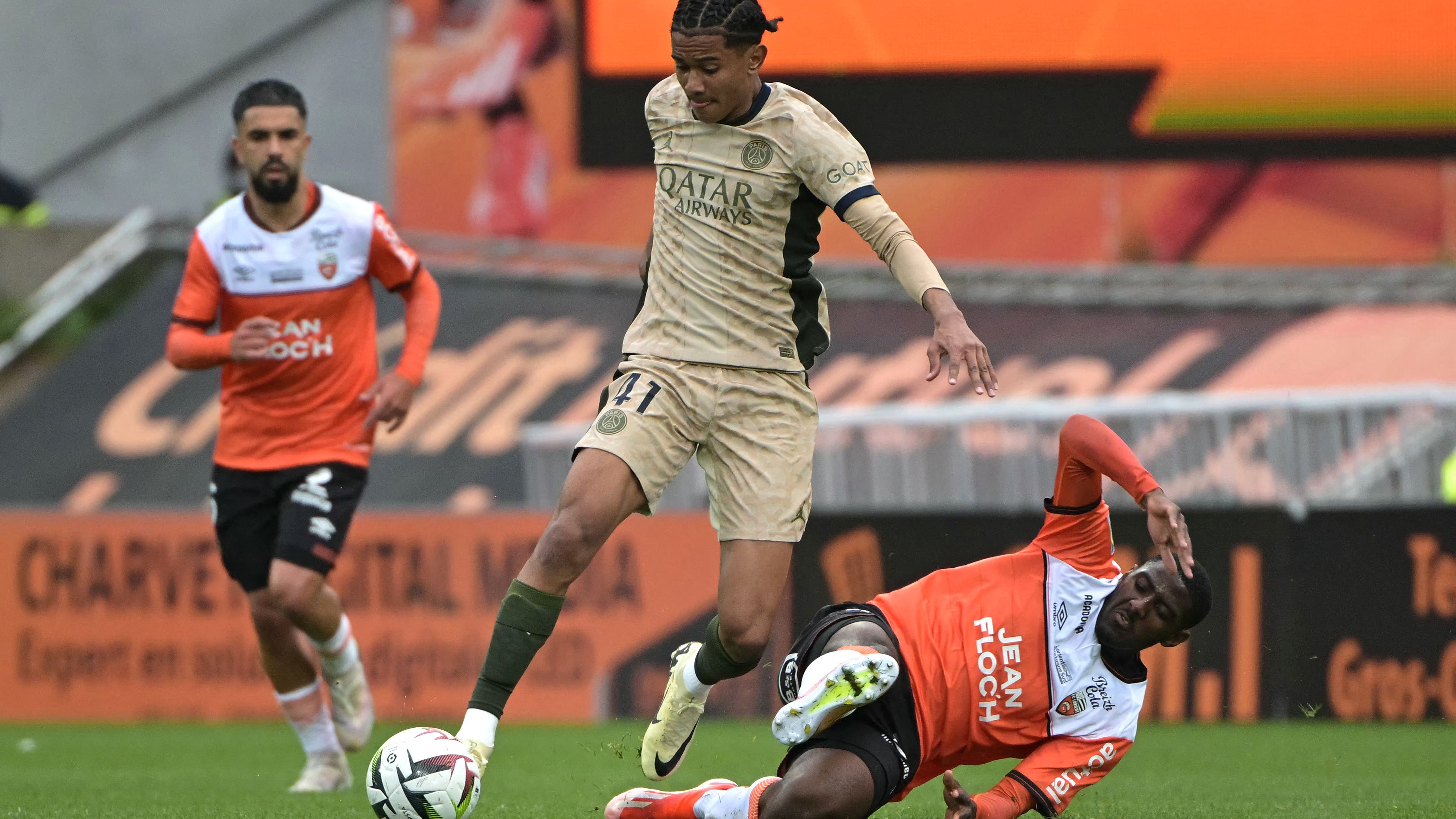 FBL-FRA-LIGUE1-LORIENT-PSG