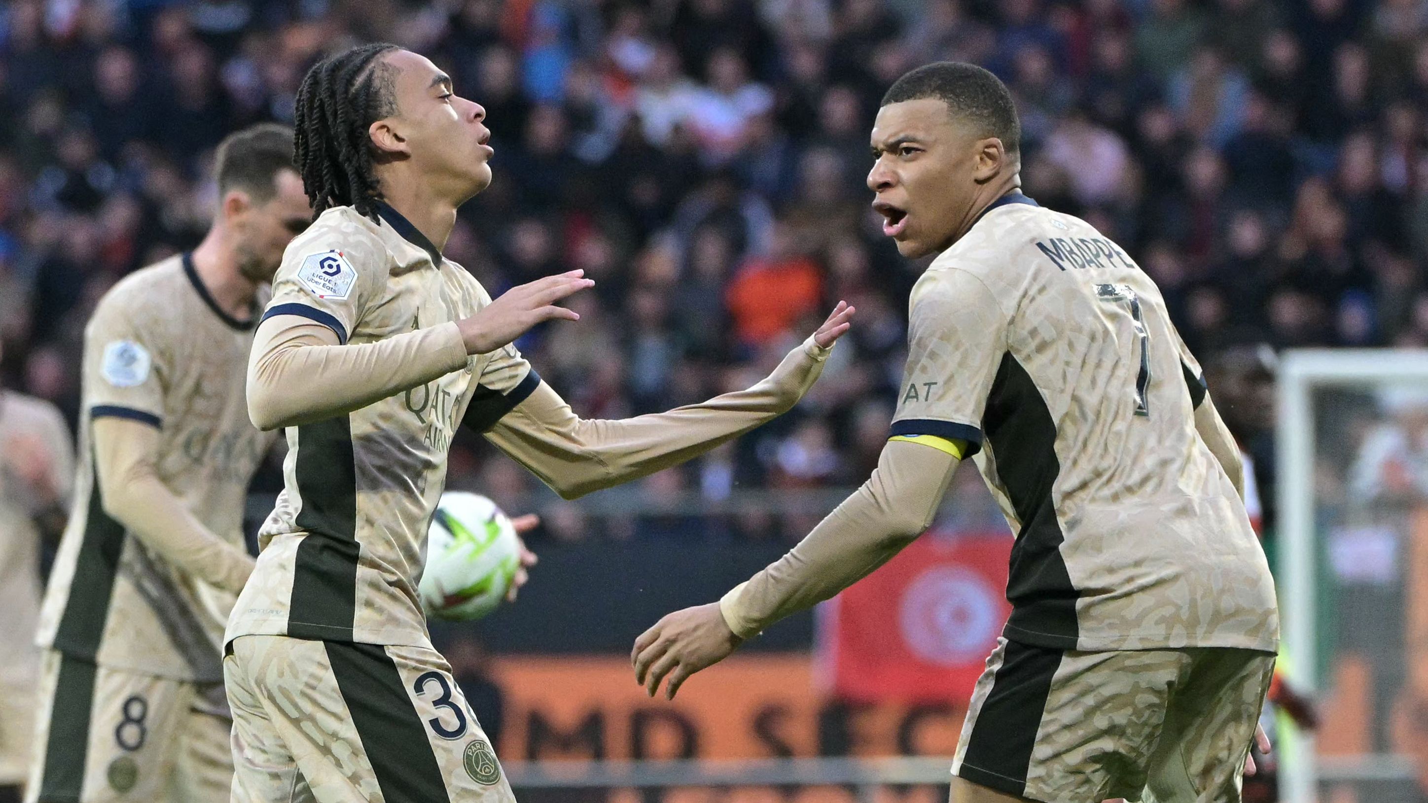 FBL-FRA-LIGUE1-LORIENT-PSG