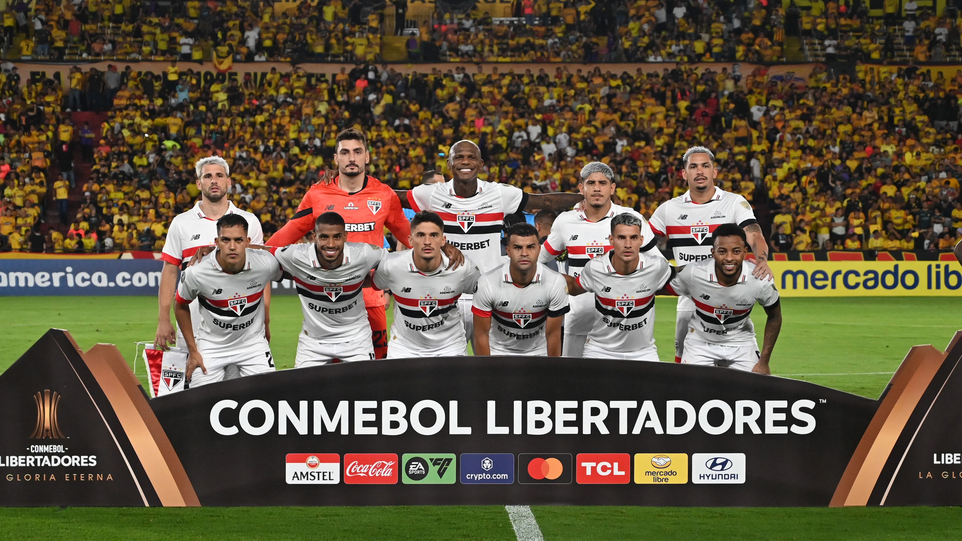 FBL-LIBERTADORES-BARCELONA-SAOPAULO